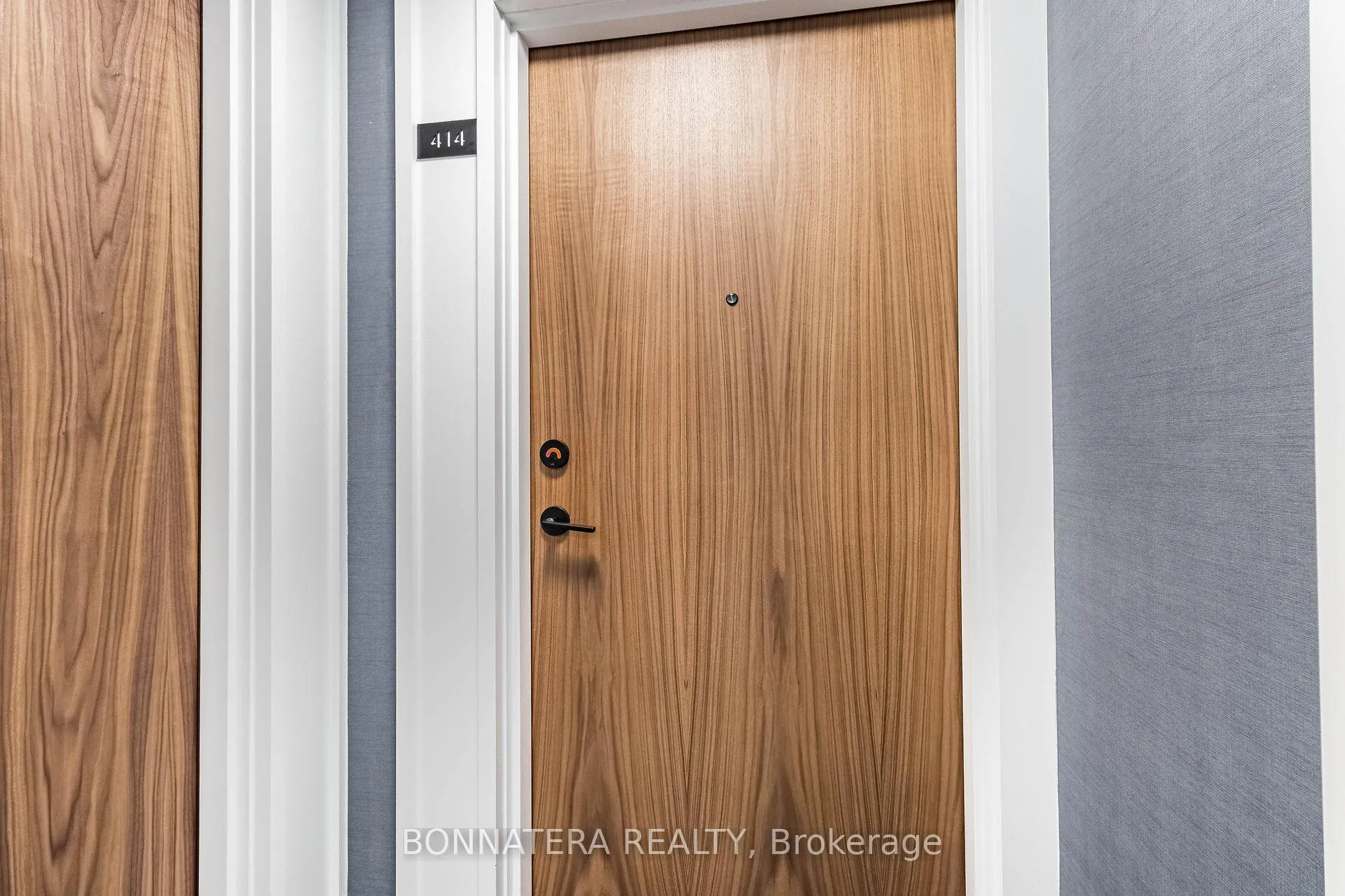 Photo 4 of Unit 414, 10 Lagerfeld Drive, Brampton, Northwest Brampton — HOMEH