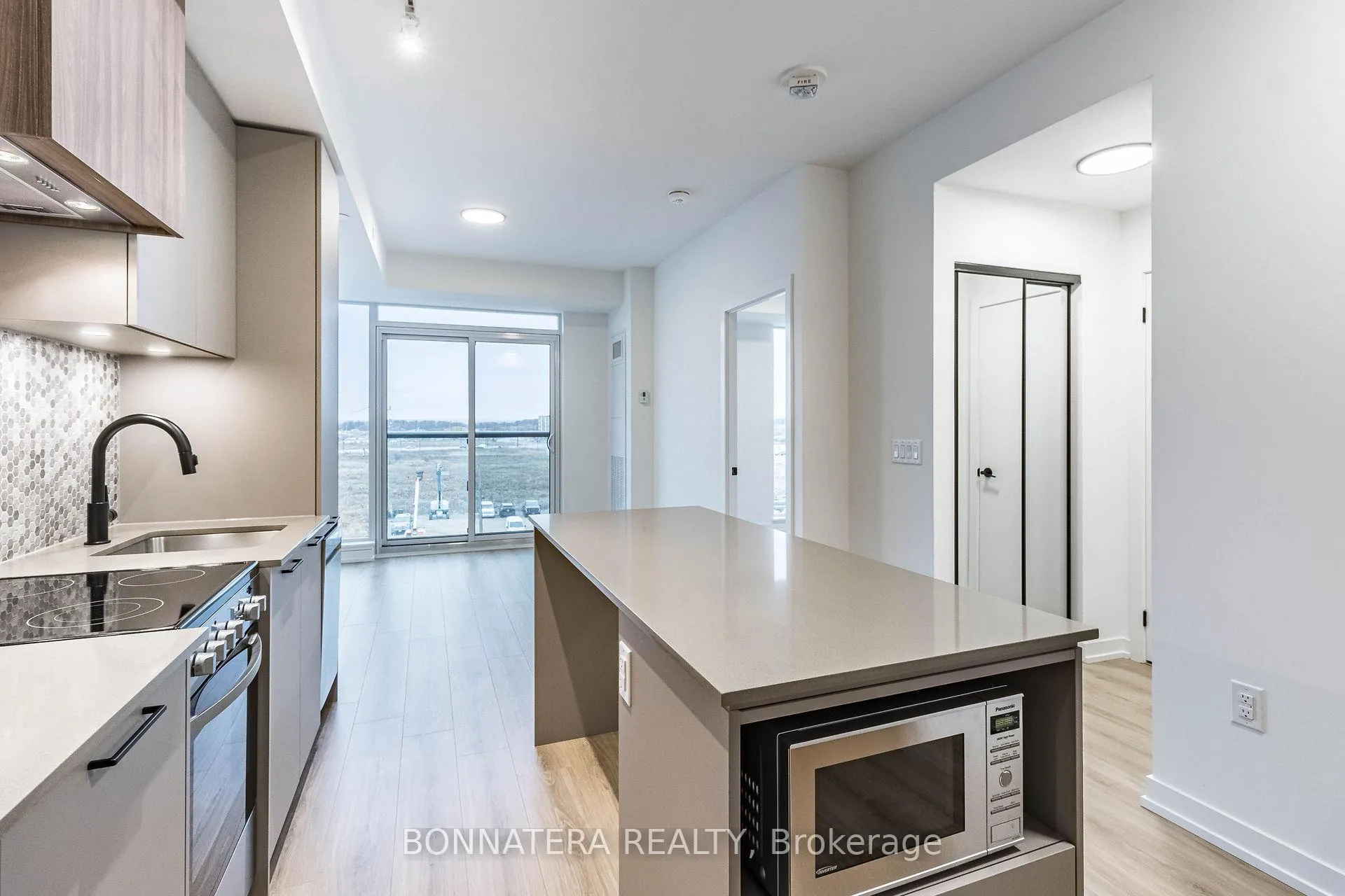 Photo 9 of Unit 414, 10 Lagerfeld Drive, Brampton, Northwest Brampton — HOMEH