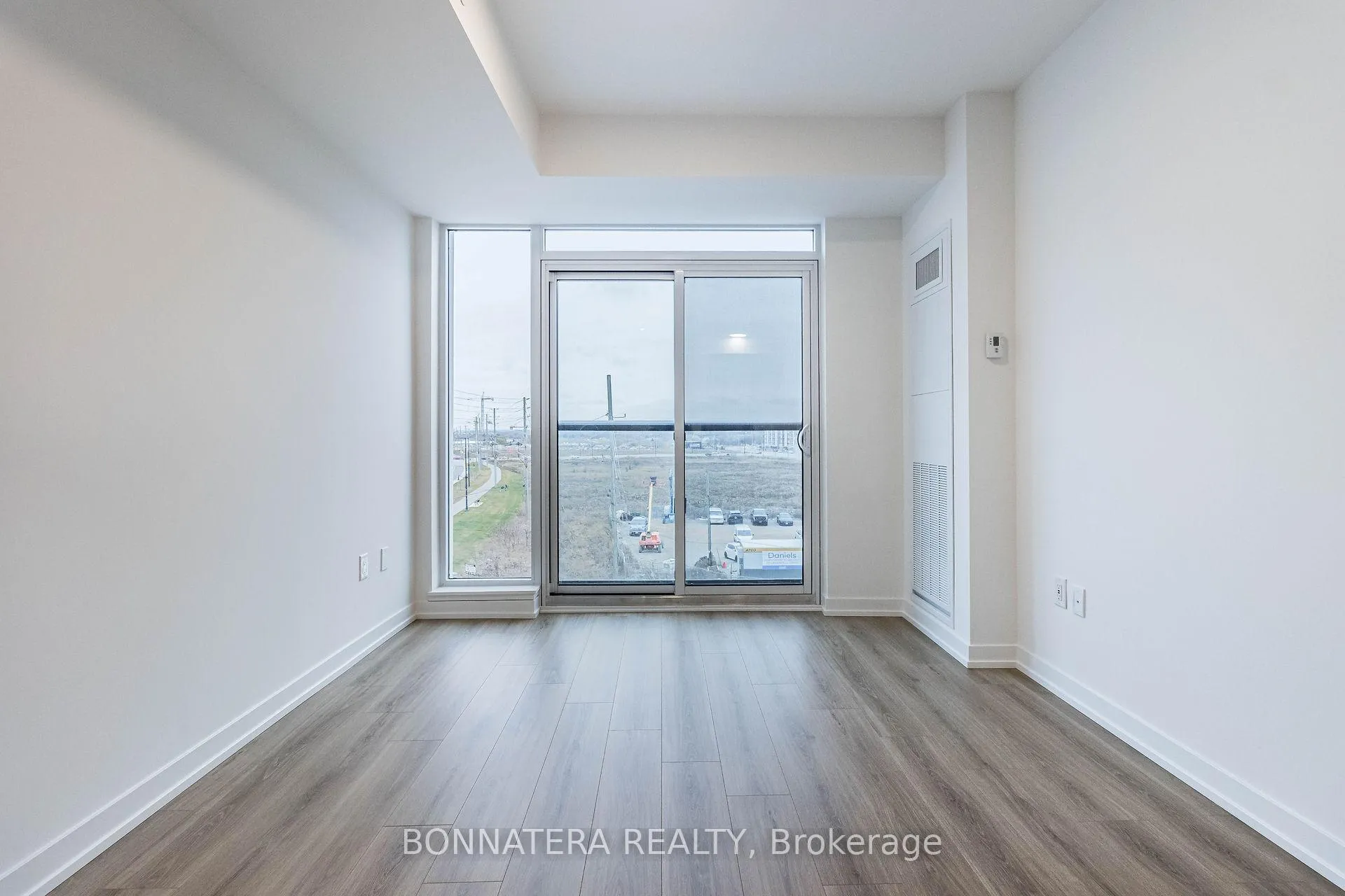 Photo 11 of Unit 414, 10 Lagerfeld Drive, Brampton, Northwest Brampton — HOMEH
