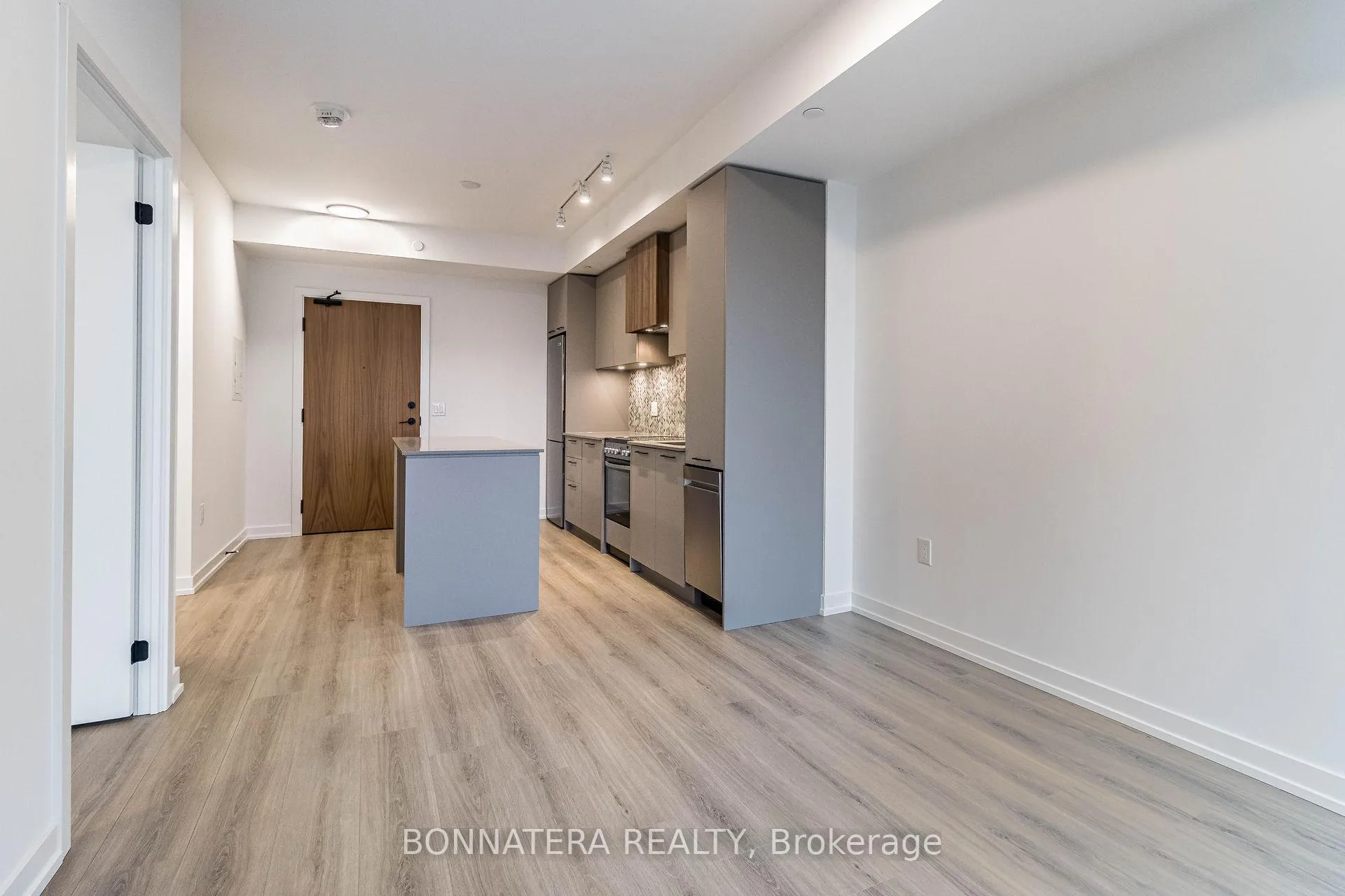 Photo 12 of Unit 414, 10 Lagerfeld Drive, Brampton, Northwest Brampton — HOMEH