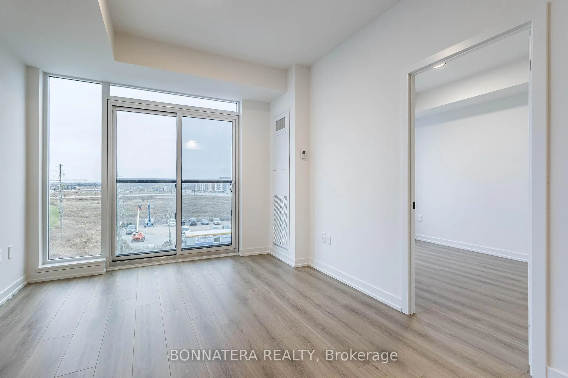 Photo 13 of Unit 414, 10 Lagerfeld Drive, Brampton, Northwest Brampton — HOMEH