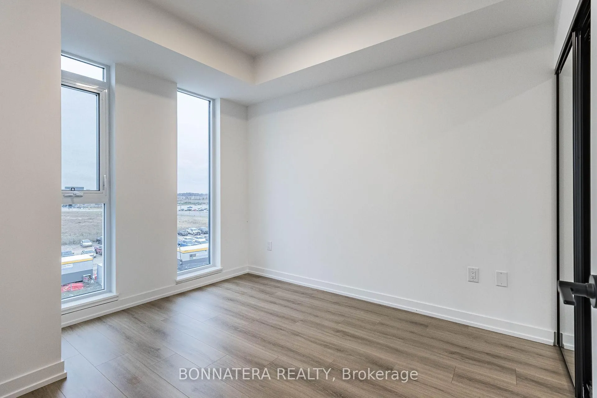 Photo 15 of Unit 414, 10 Lagerfeld Drive, Brampton, Northwest Brampton — HOMEH