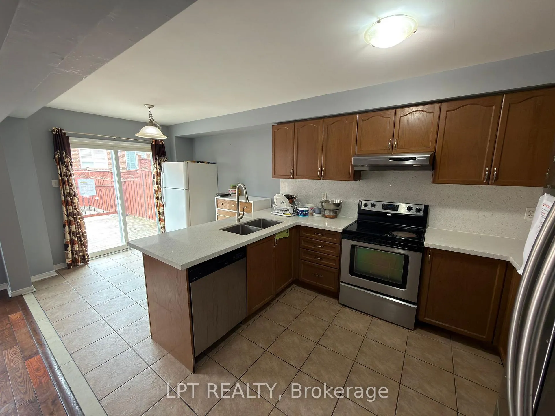 Photo 2 of 112 Bushmill Circle, Brampton, Fletcher's Meadow — HOMEH