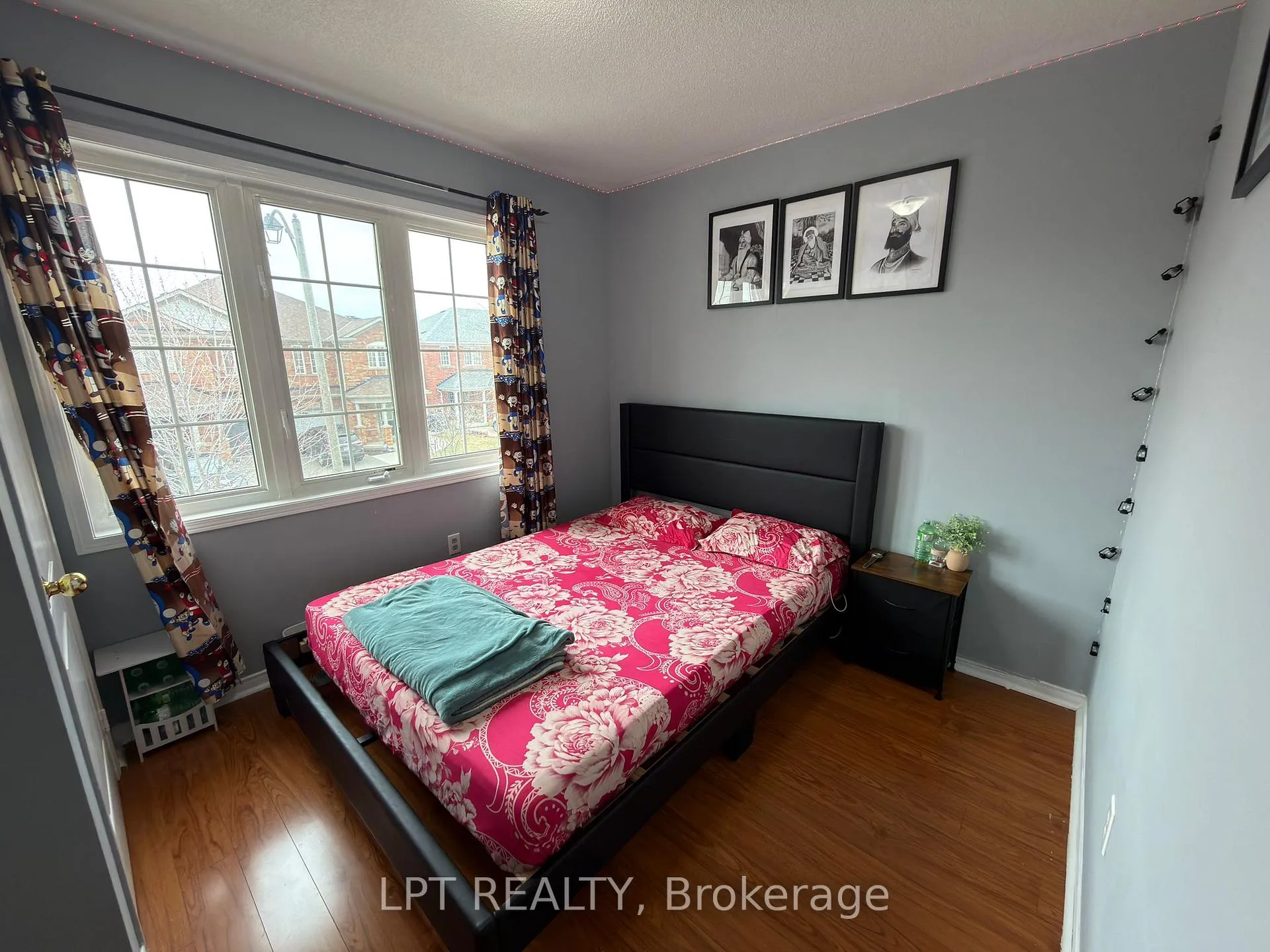Photo 5 of 112 Bushmill Circle, Brampton, Fletcher's Meadow — HOMEH