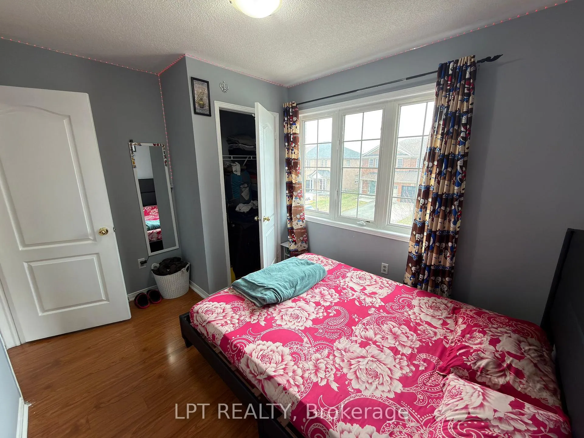 Photo 7 of 112 Bushmill Circle, Brampton, Fletcher's Meadow — HOMEH