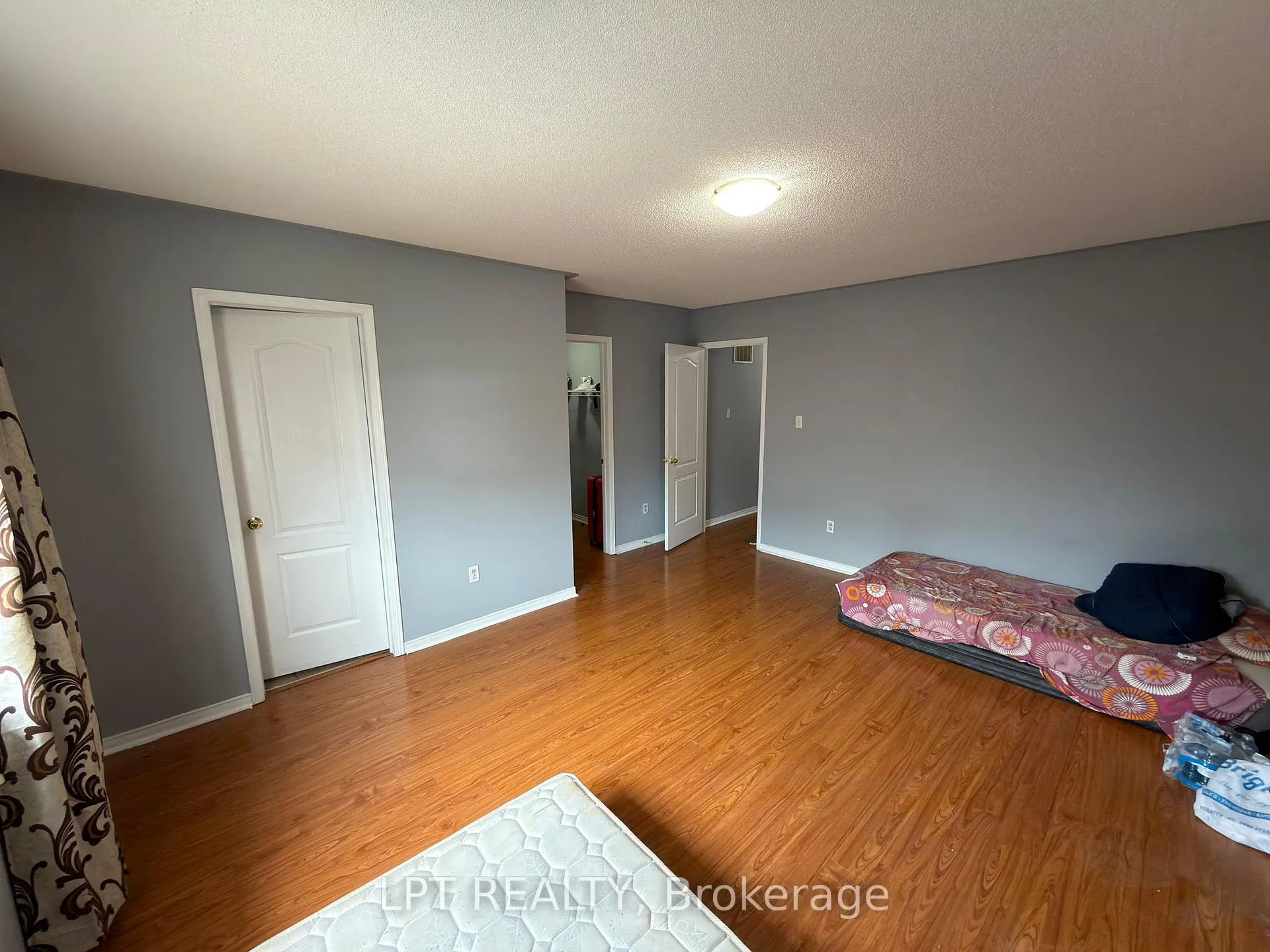Photo 8 of 112 Bushmill Circle, Brampton, Fletcher's Meadow — HOMEH