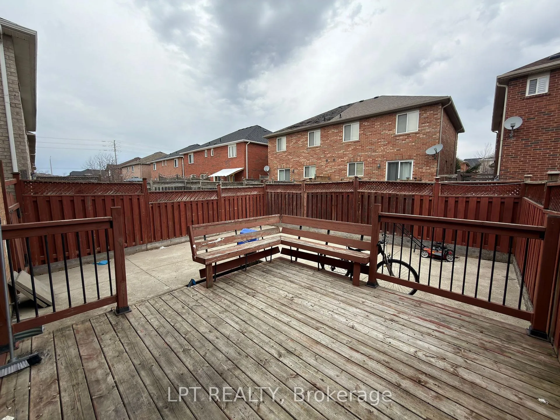 Photo 9 of 112 Bushmill Circle, Brampton, Fletcher's Meadow — HOMEH