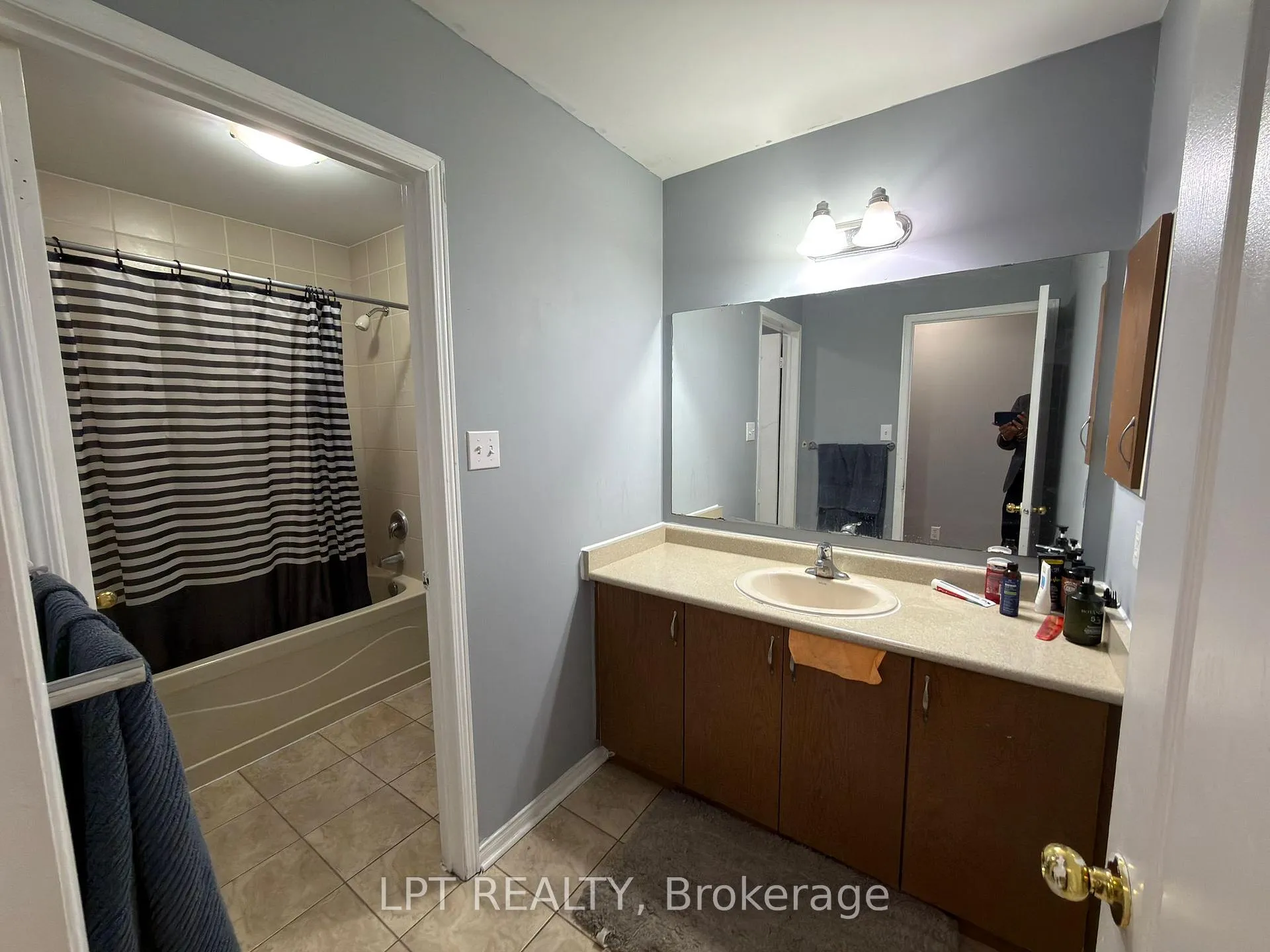 Photo 11 of 112 Bushmill Circle, Brampton, Fletcher's Meadow — HOMEH