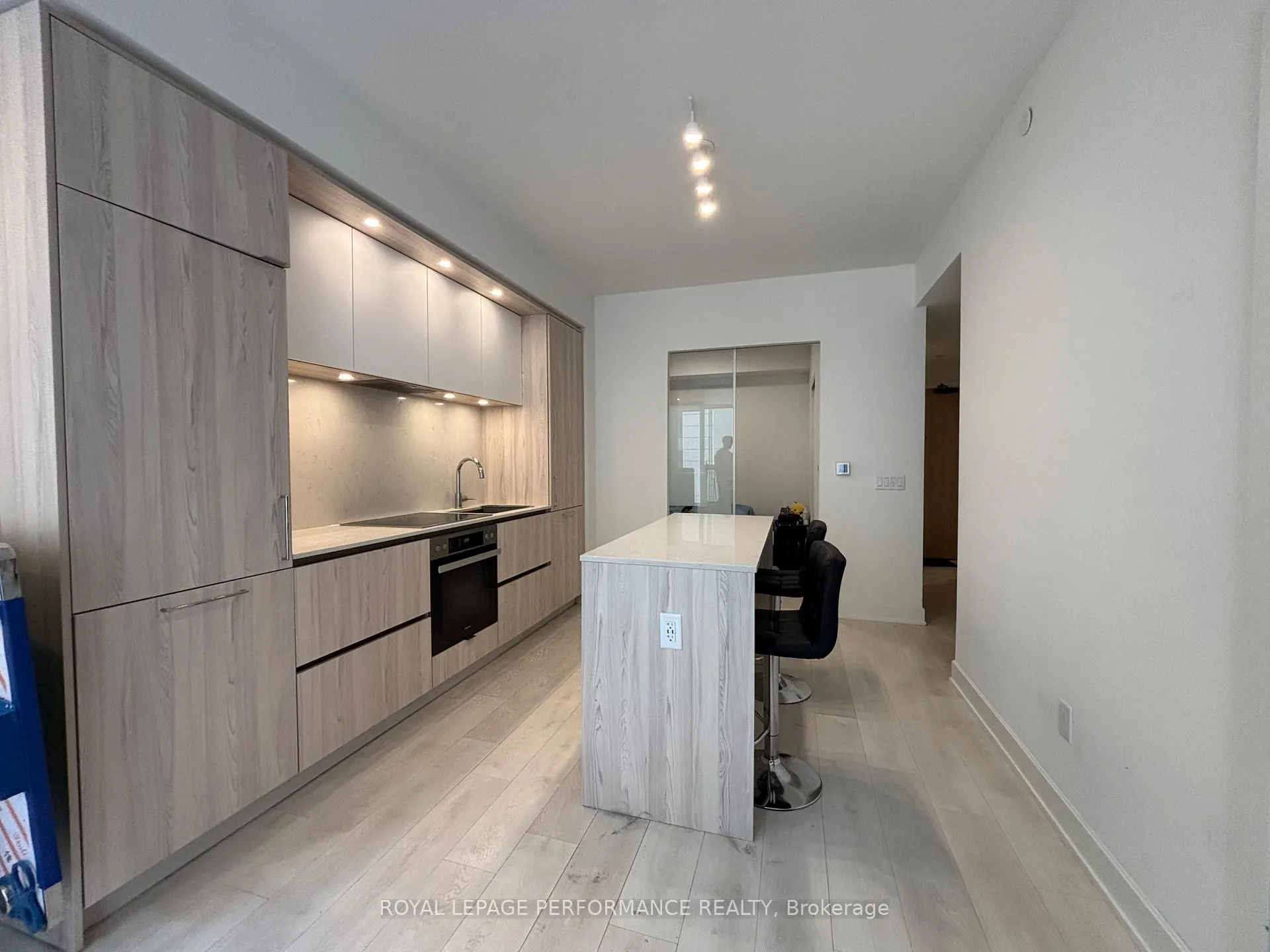 Photo 8 of 15 Mercer Street, Toronto, Waterfront Communities — HOMEH