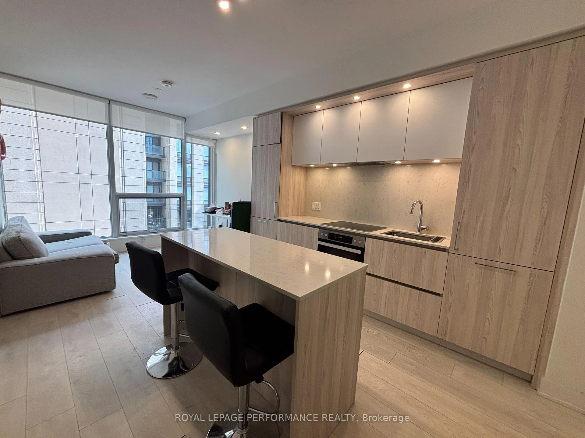 Photo 9 of 15 Mercer Street, Toronto, Waterfront Communities — HOMEH