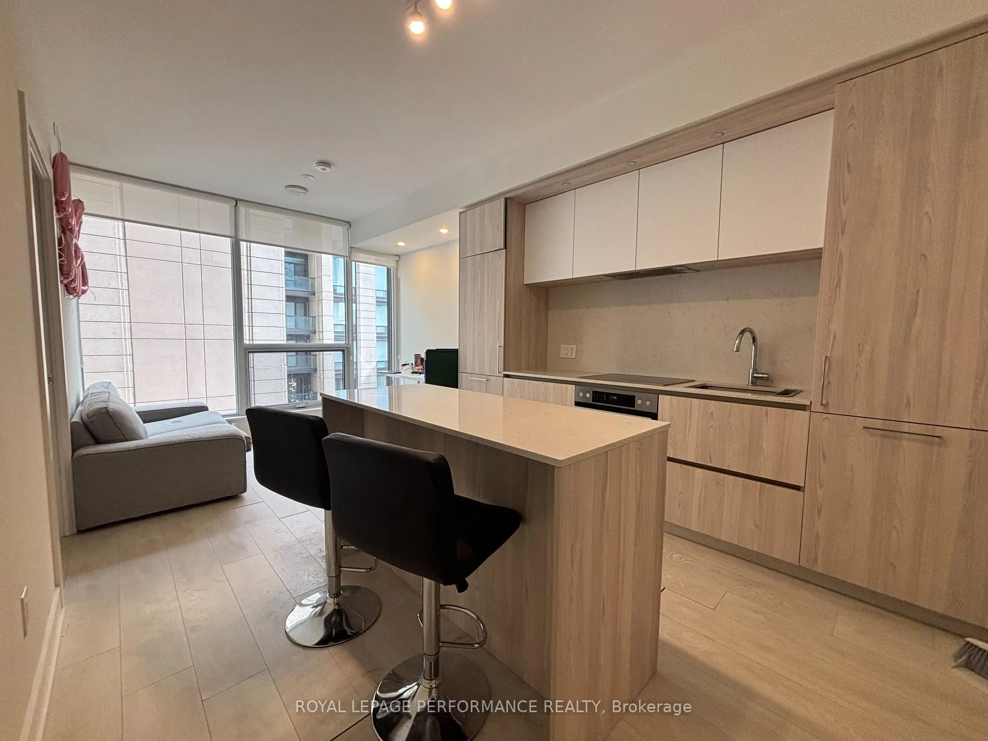 Photo 10 of 15 Mercer Street, Toronto, Waterfront Communities — HOMEH