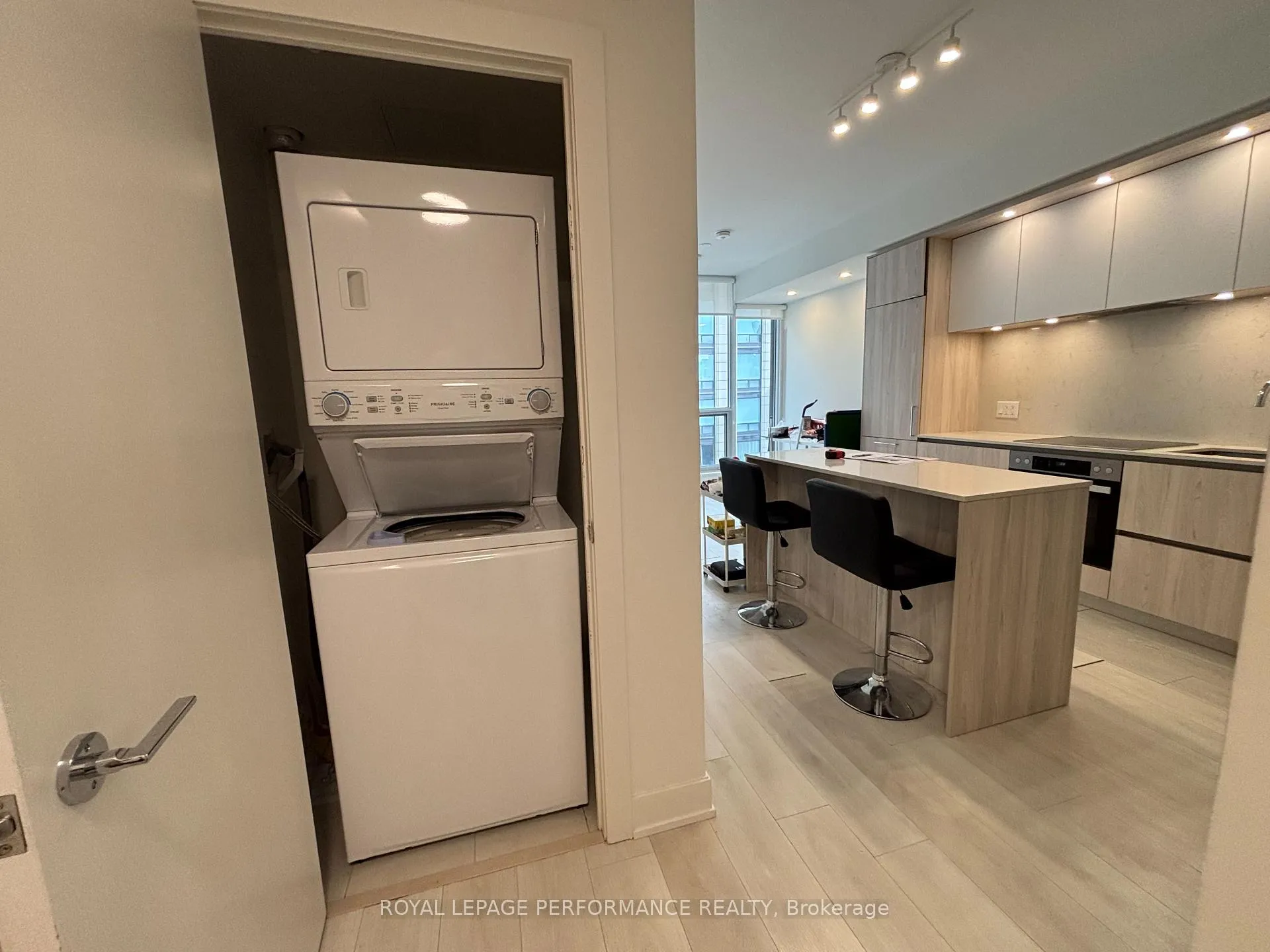 Photo 15 of 15 Mercer Street, Toronto, Waterfront Communities — HOMEH
