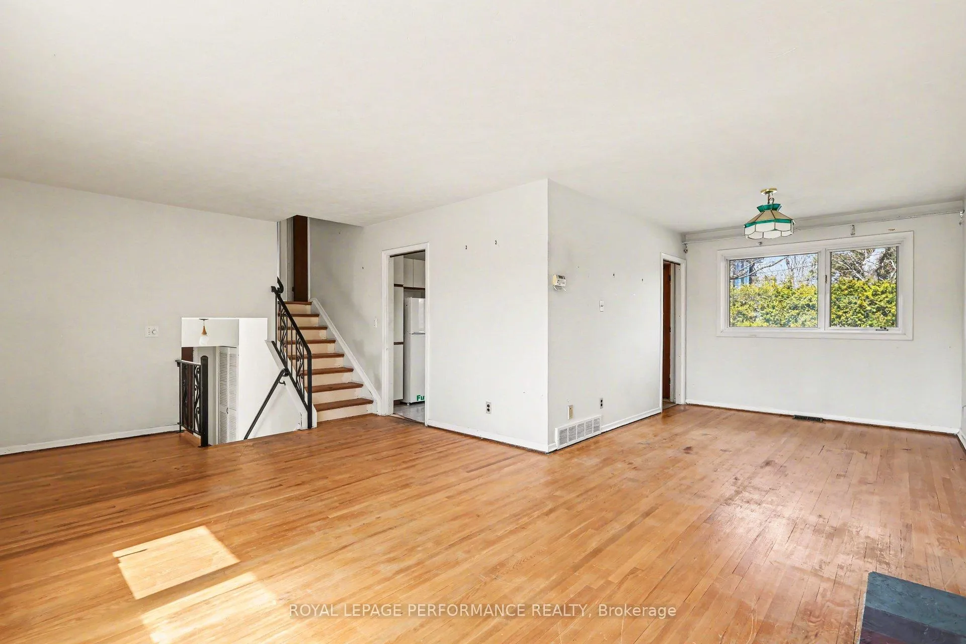 Photo 5 of 767 Cross Avenue, Ottawa, Elmvale Acres/Urbandale — HOMEH
