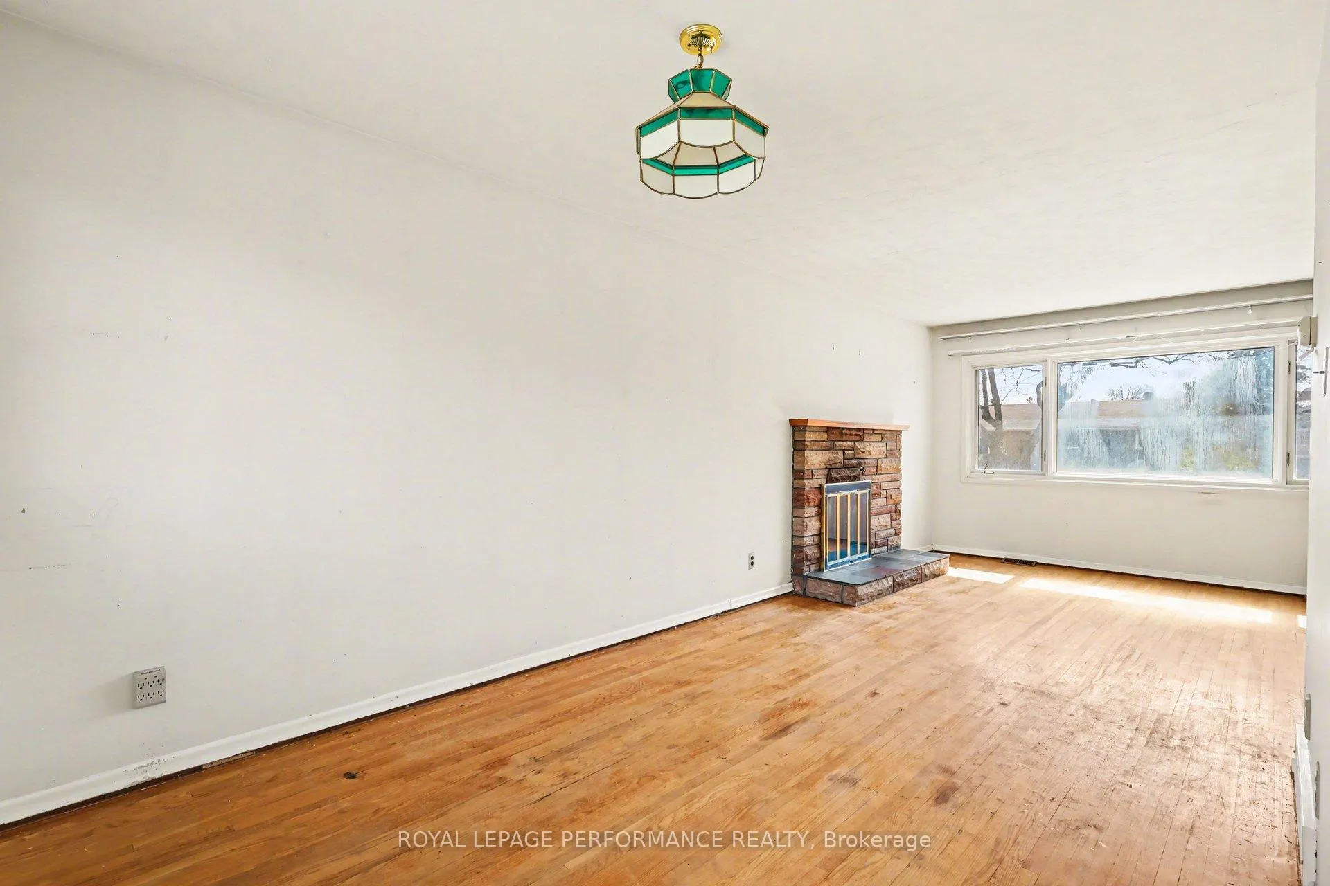Photo 7 of 767 Cross Avenue, Ottawa, Elmvale Acres/Urbandale — HOMEH