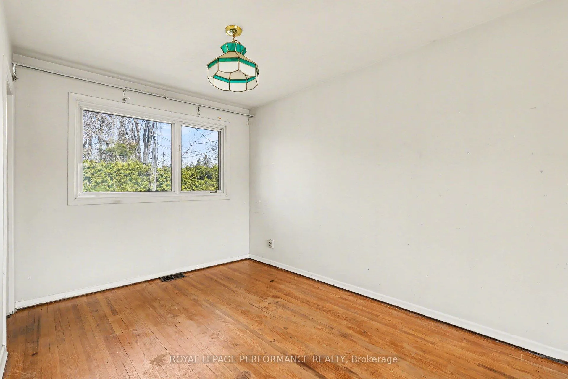 Photo 8 of 767 Cross Avenue, Ottawa, Elmvale Acres/Urbandale — HOMEH