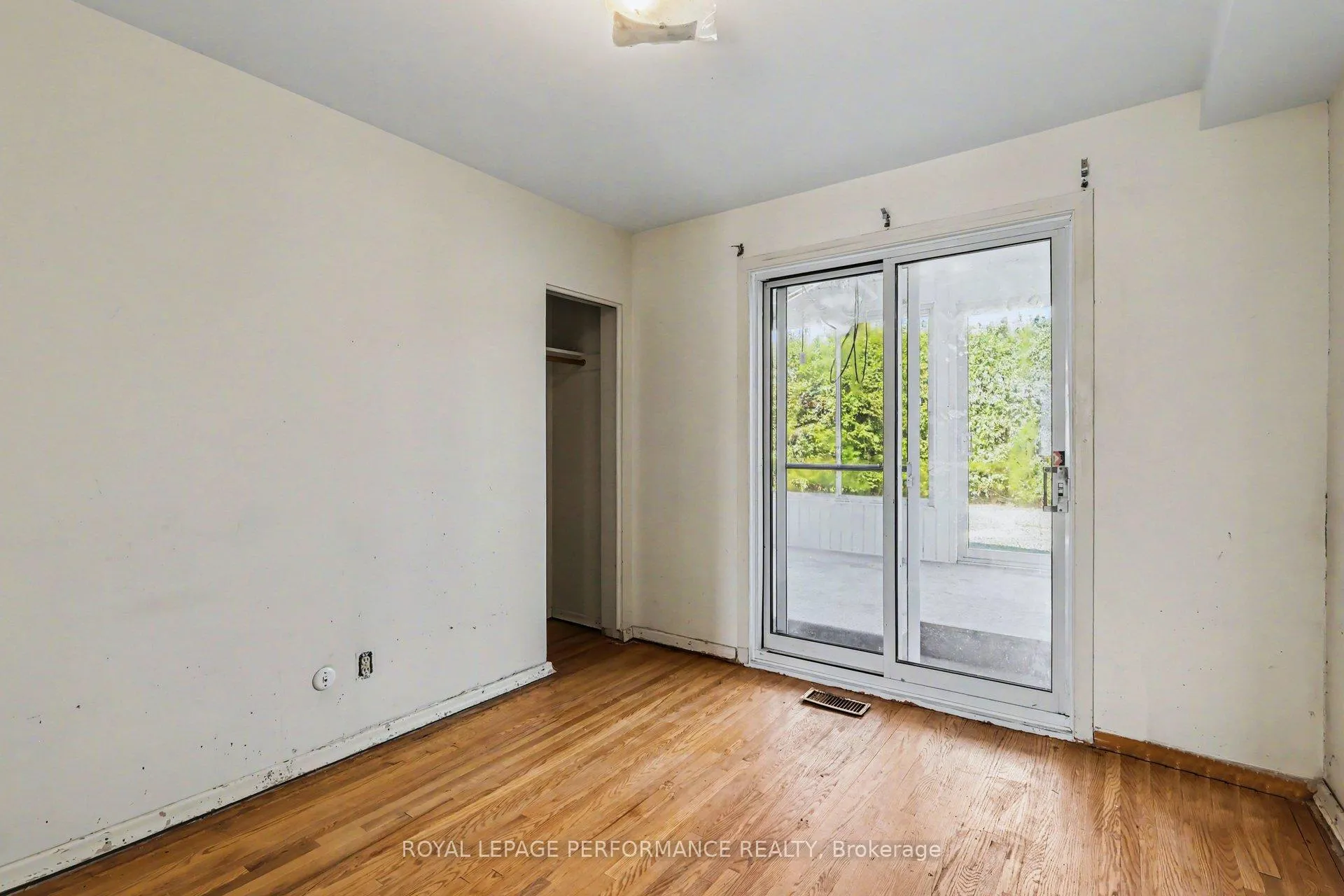 Photo 15 of 767 Cross Avenue, Ottawa, Elmvale Acres/Urbandale — HOMEH