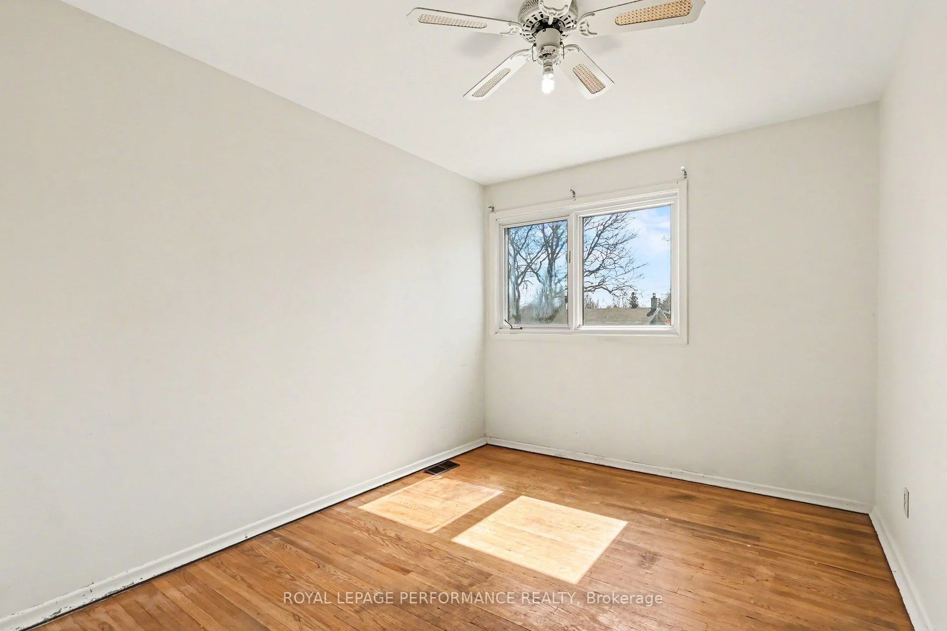 Photo 21 of 767 Cross Avenue, Ottawa, Elmvale Acres/Urbandale — HOMEH