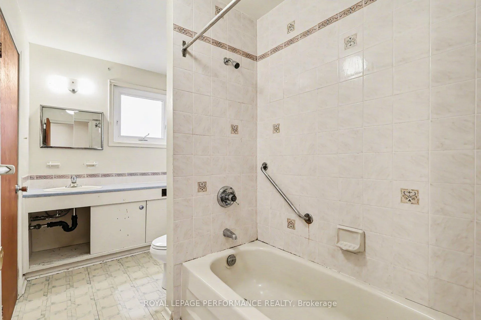 Photo 22 of 767 Cross Avenue, Ottawa, Elmvale Acres/Urbandale — HOMEH
