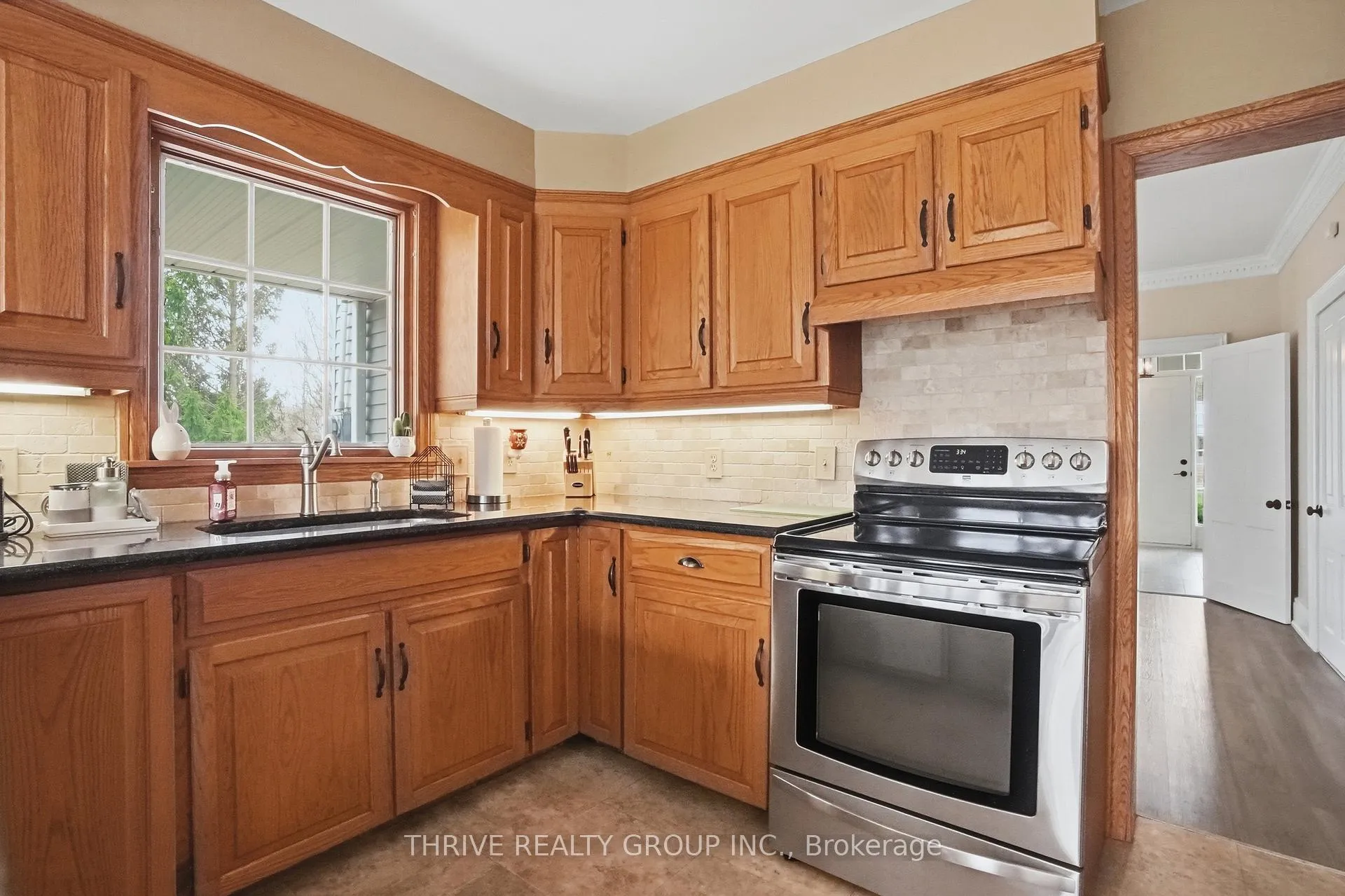 Photo 18 of 160 West Park Drive S, North Middlesex, Parkhill — HOMEH