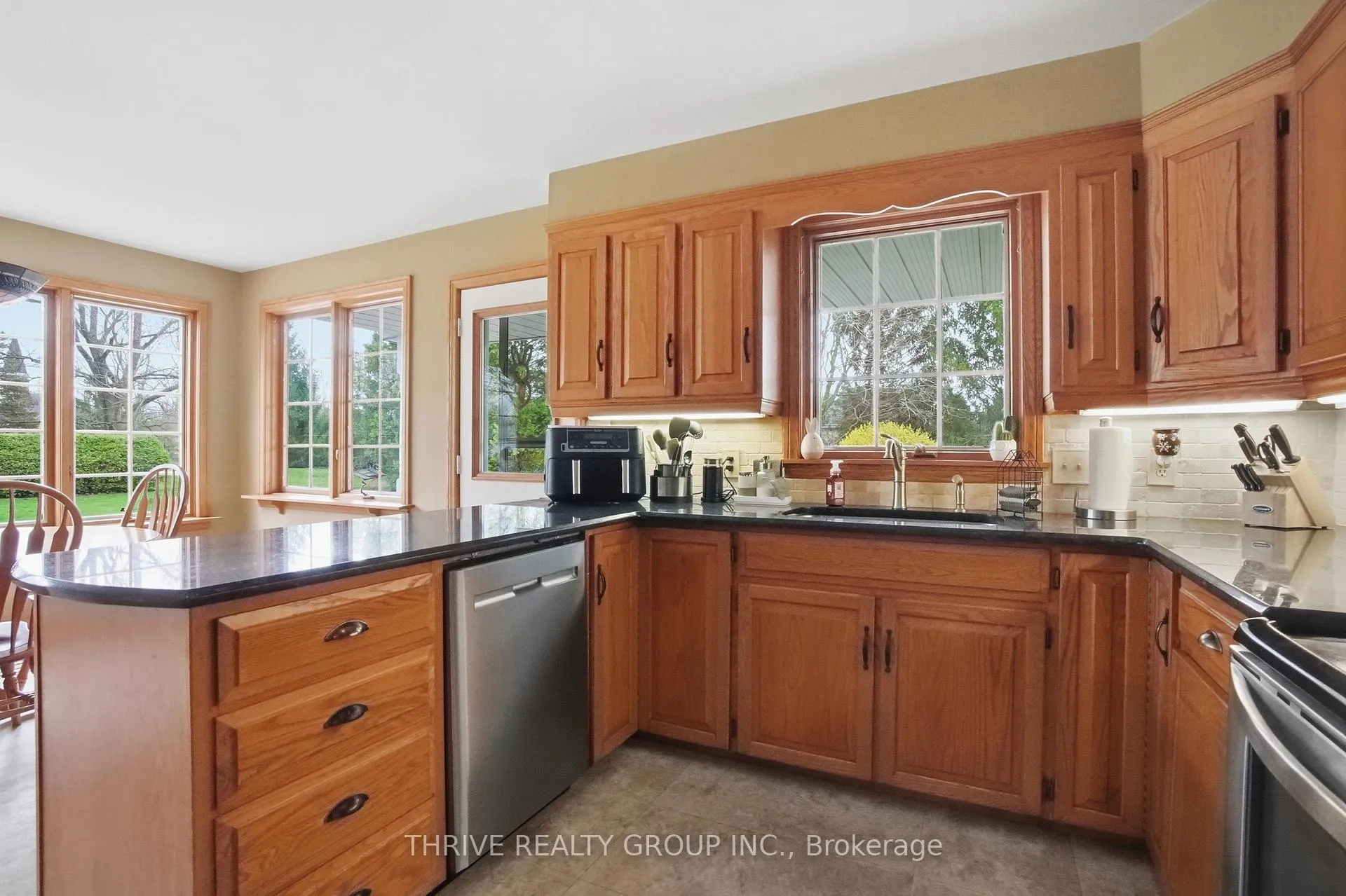 Photo 19 of 160 West Park Drive S, North Middlesex, Parkhill — HOMEH