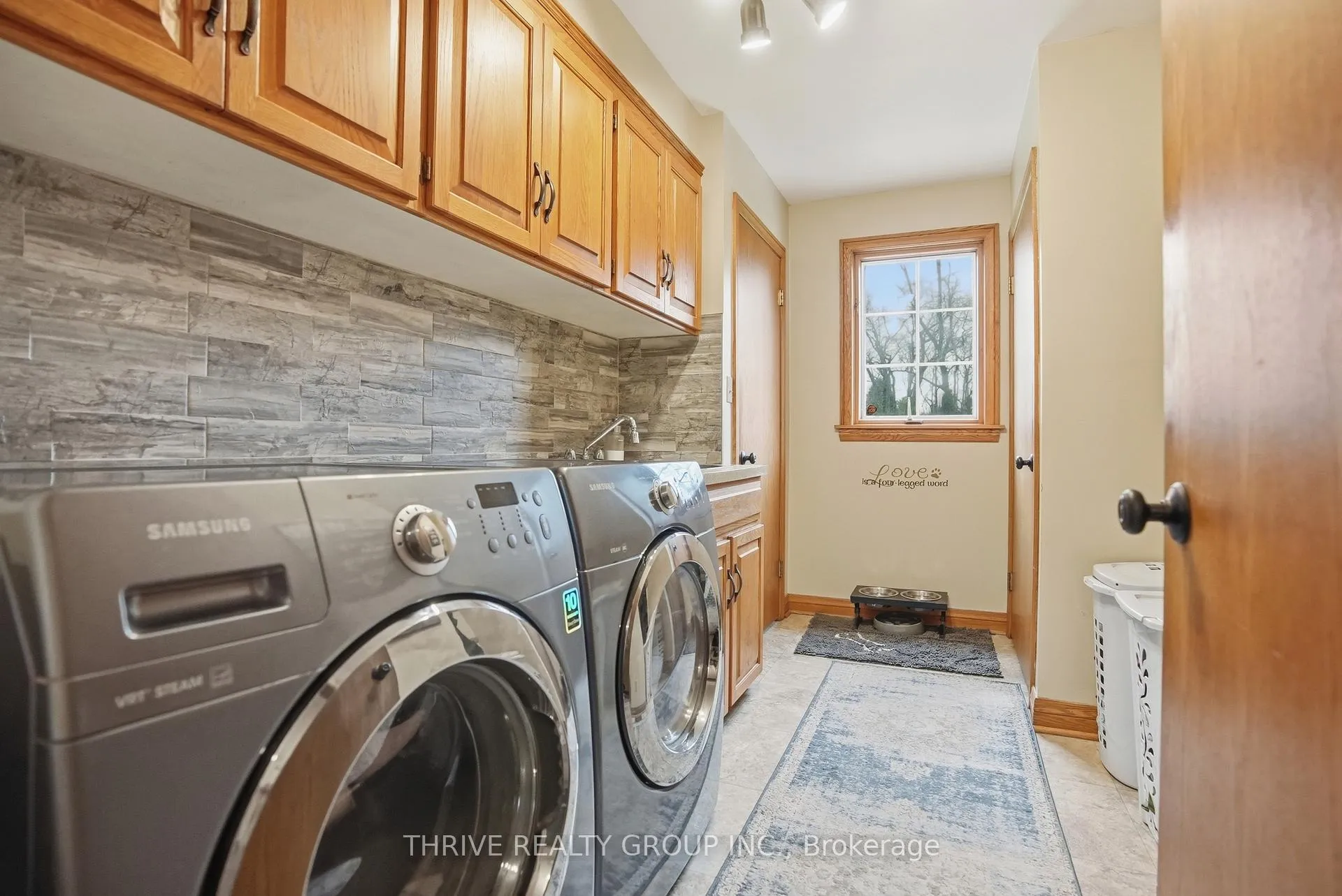 Photo 26 of 160 West Park Drive S, North Middlesex, Parkhill — HOMEH