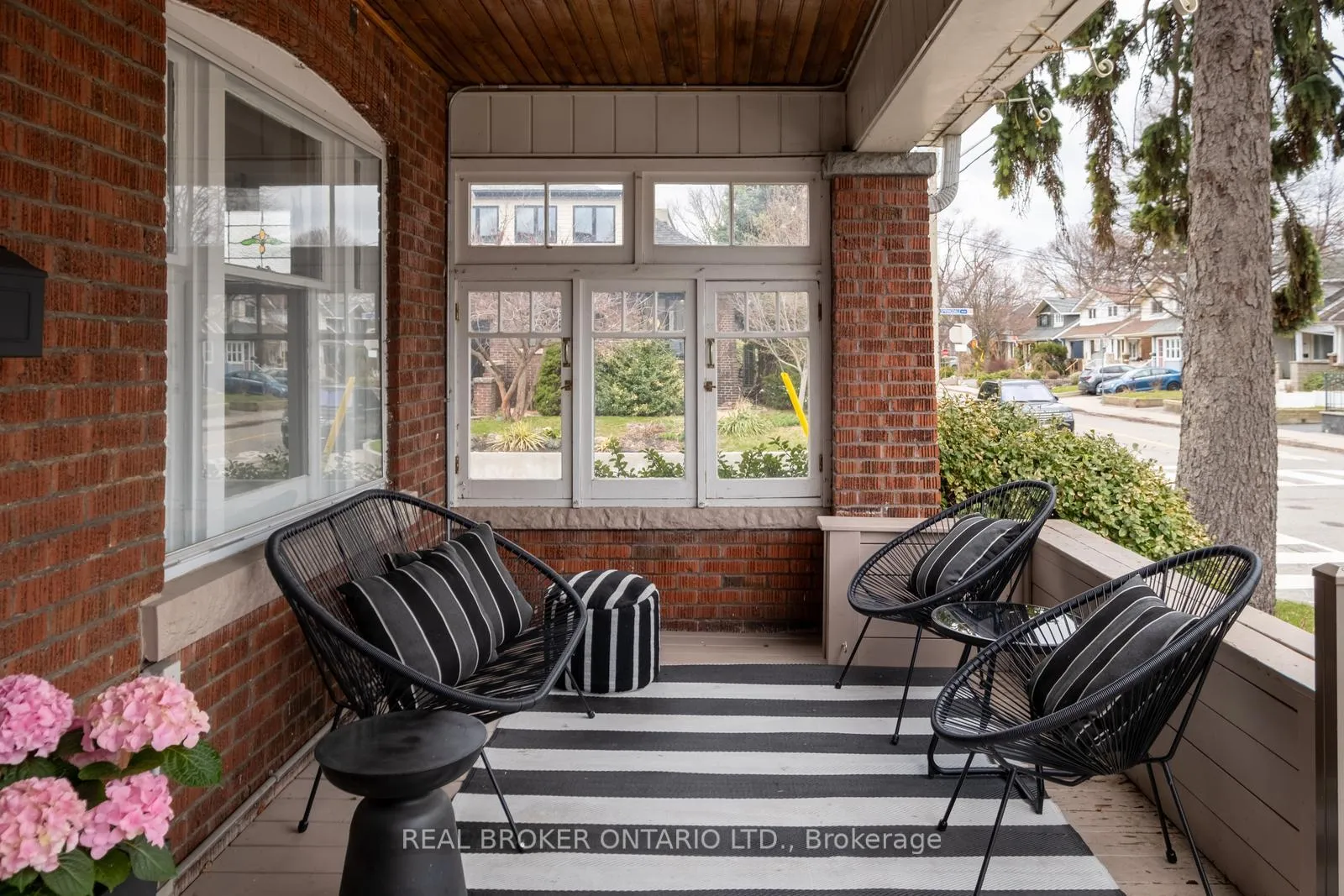 Photo 2 of 256 Monarch Park Avenue, Toronto, Danforth Village-East York — HOMEH