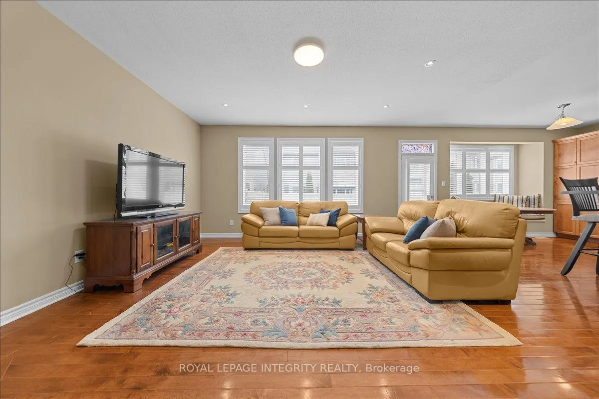 Photo 10 of 638 Rosehill Avenue, Ottawa, Stittsville (North) — HOMEH