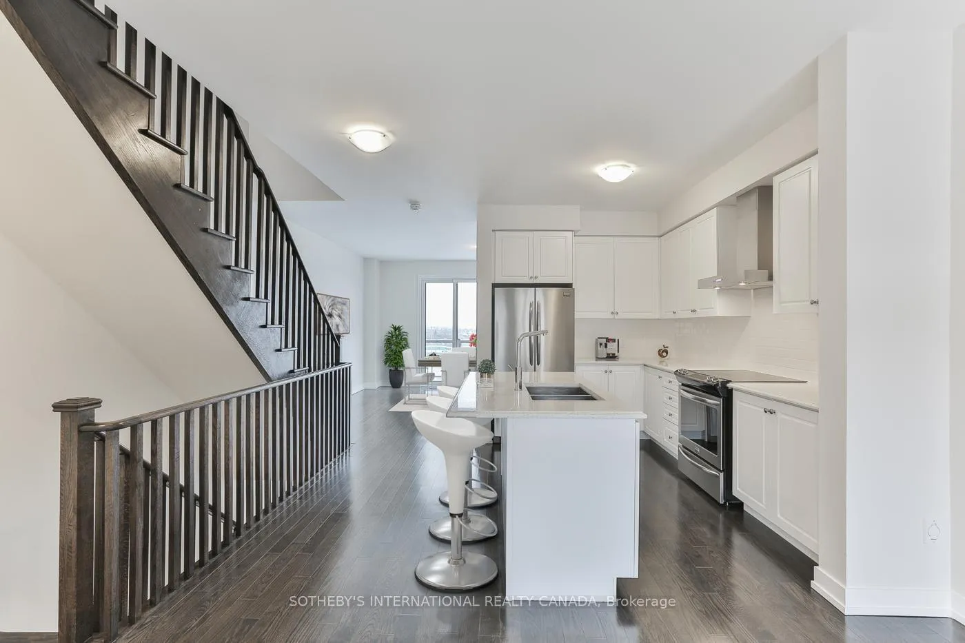Photo 4 of 101 Glengarry Crescent, Vaughan, Vellore Village — HOMEH