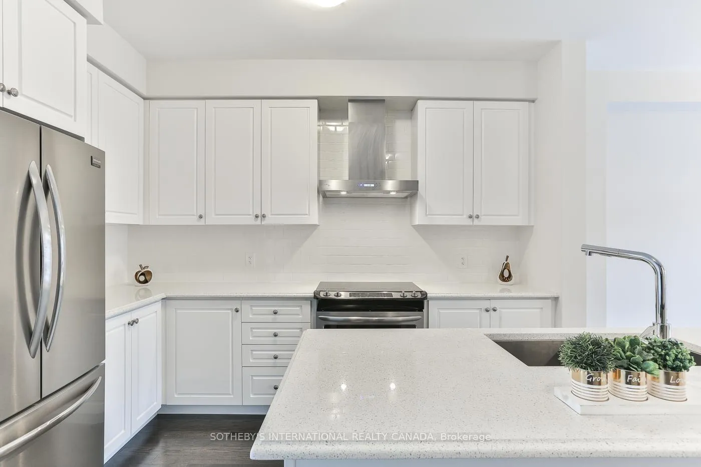 Photo 7 of 101 Glengarry Crescent, Vaughan, Vellore Village — HOMEH