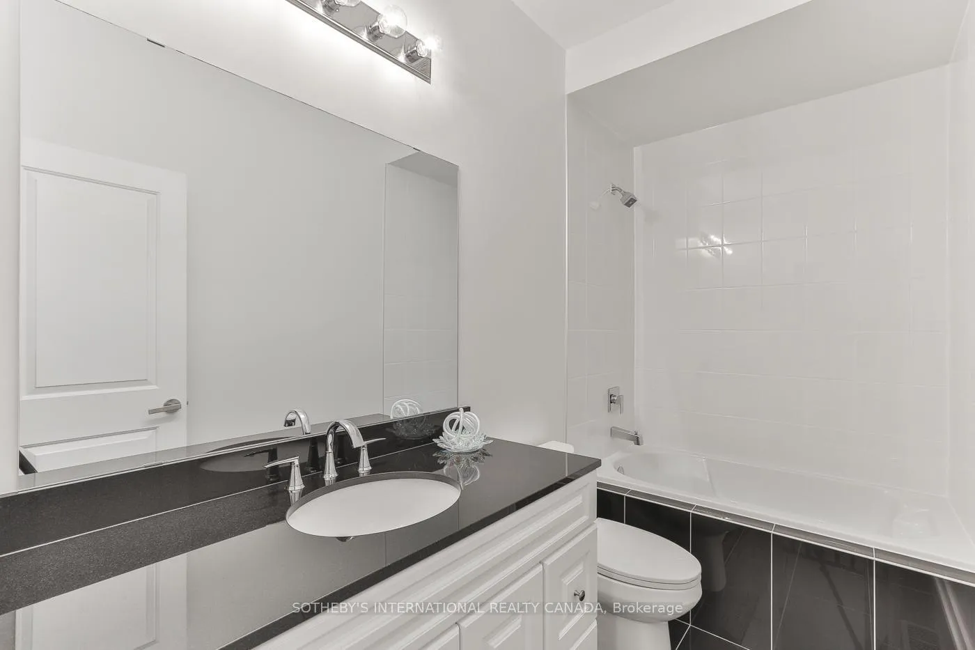 Photo 17 of 101 Glengarry Crescent, Vaughan, Vellore Village — HOMEH