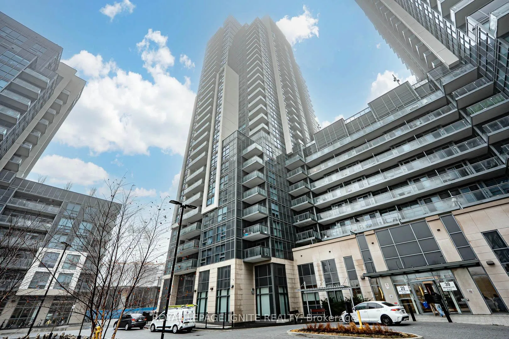 Front of Unit 1806, 20 Meadowglen Place