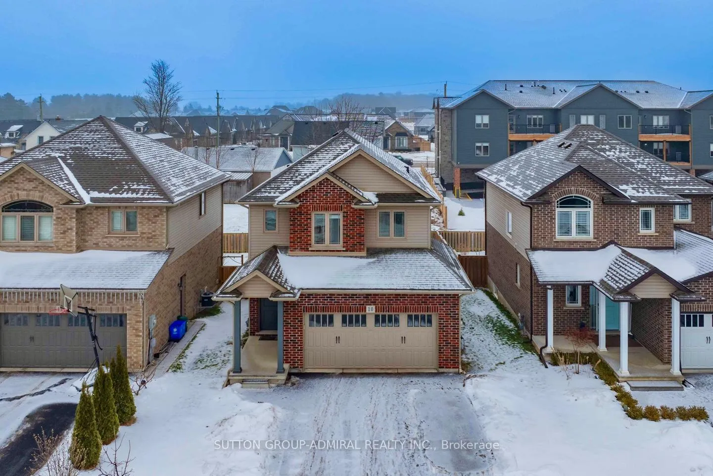 Photo 3 of 10 Bergenstein Crescent, Pelham, Fonthill — HOMEH