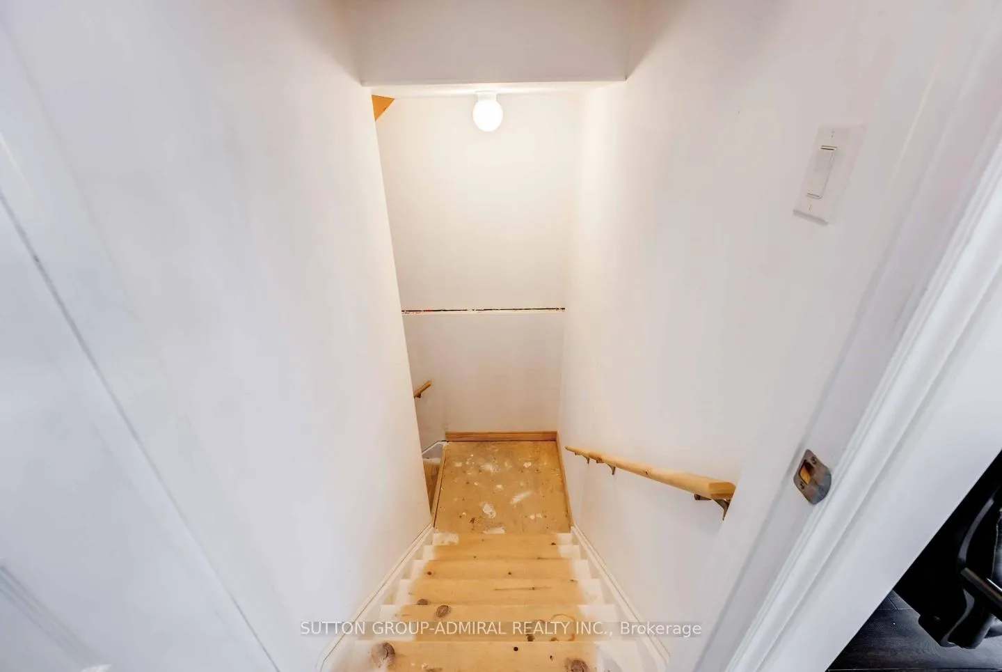 Photo 23 of 10 Bergenstein Crescent, Pelham, Fonthill — HOMEH