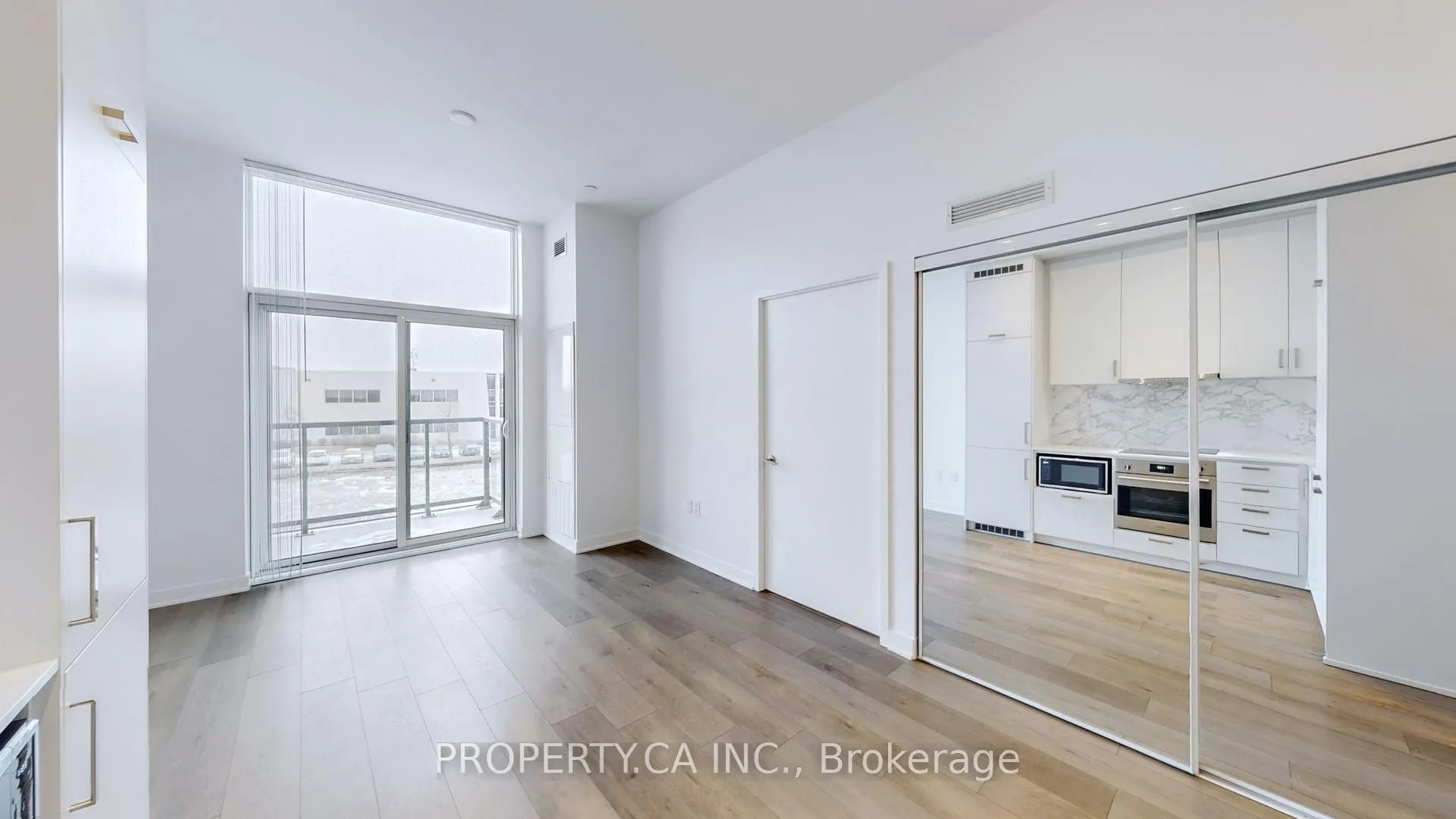 Photo 2 of Unit 211, 60 Honeycrisp Crescent, Vaughan, Vaughan Corporate Centre — HOMEH