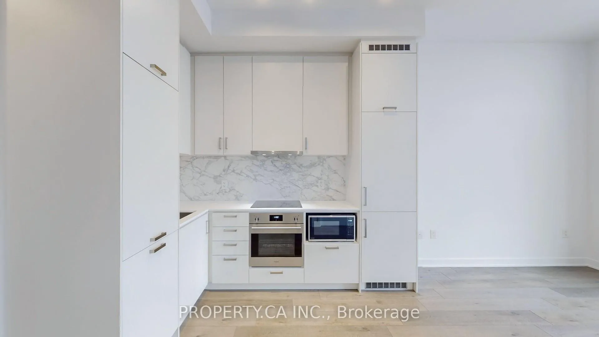 Photo 6 of Unit 211, 60 Honeycrisp Crescent, Vaughan, Vaughan Corporate Centre — HOMEH