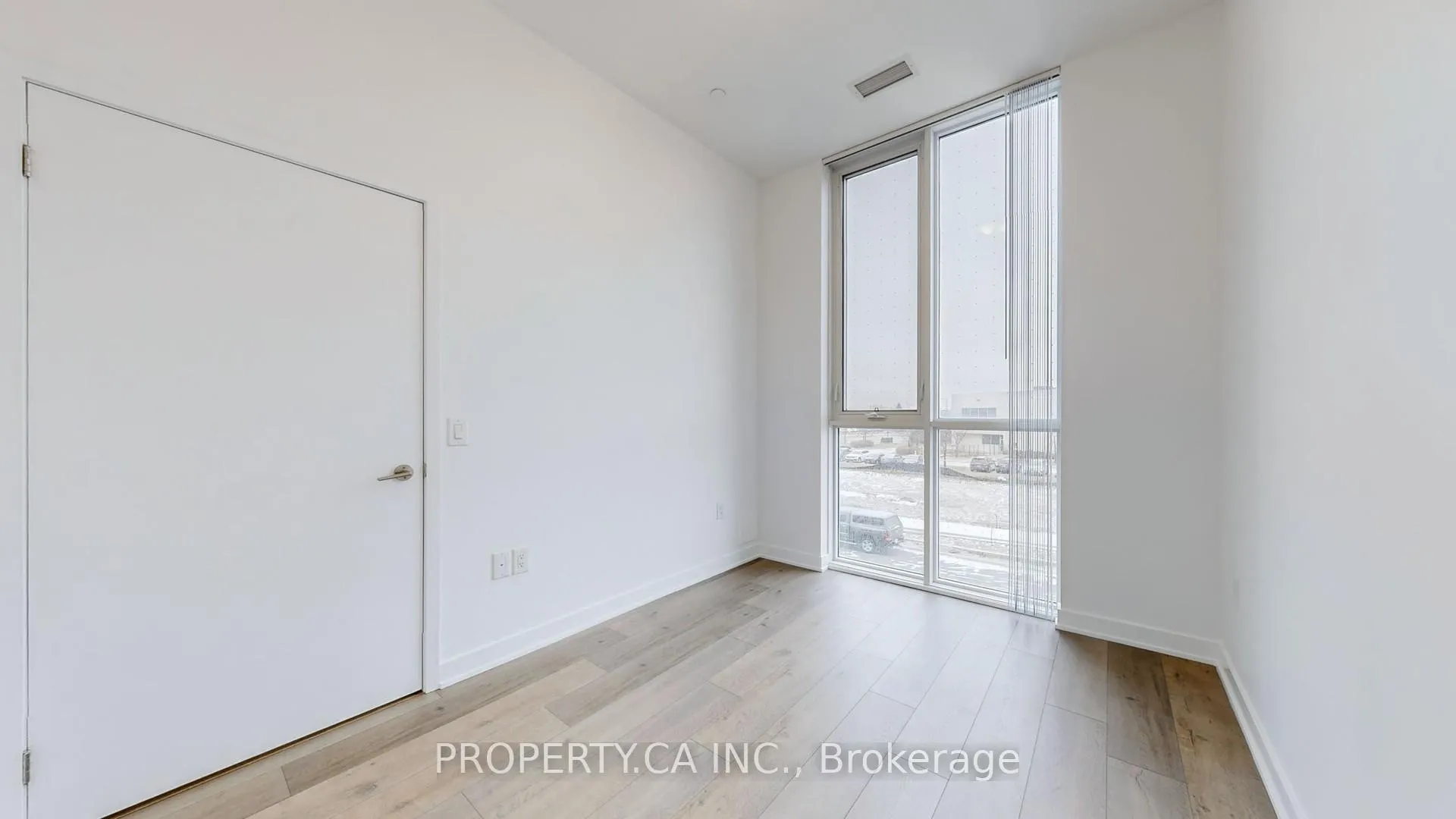 Photo 7 of Unit 211, 60 Honeycrisp Crescent, Vaughan, Vaughan Corporate Centre — HOMEH
