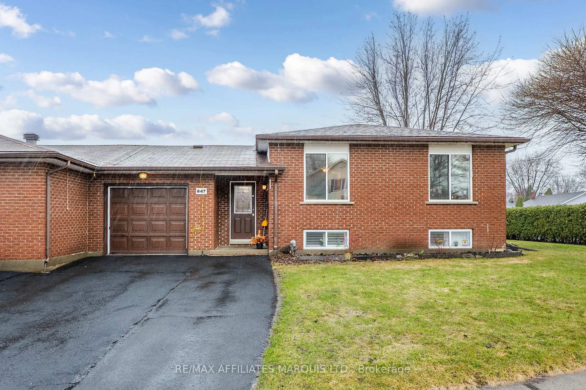 Photo 1 of 847 Glengarry Boulevard, Cornwall — HOMEH