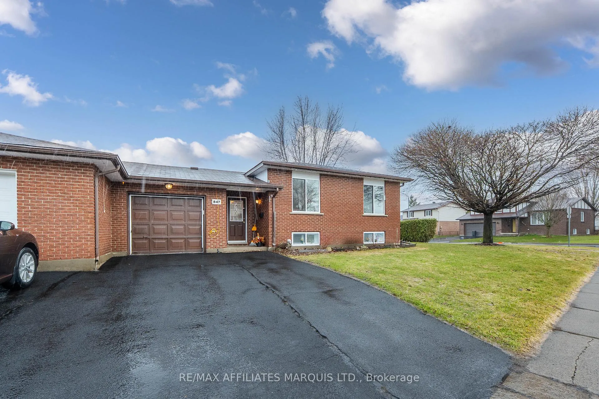 Photo 4 of 847 Glengarry Boulevard, Cornwall — HOMEH