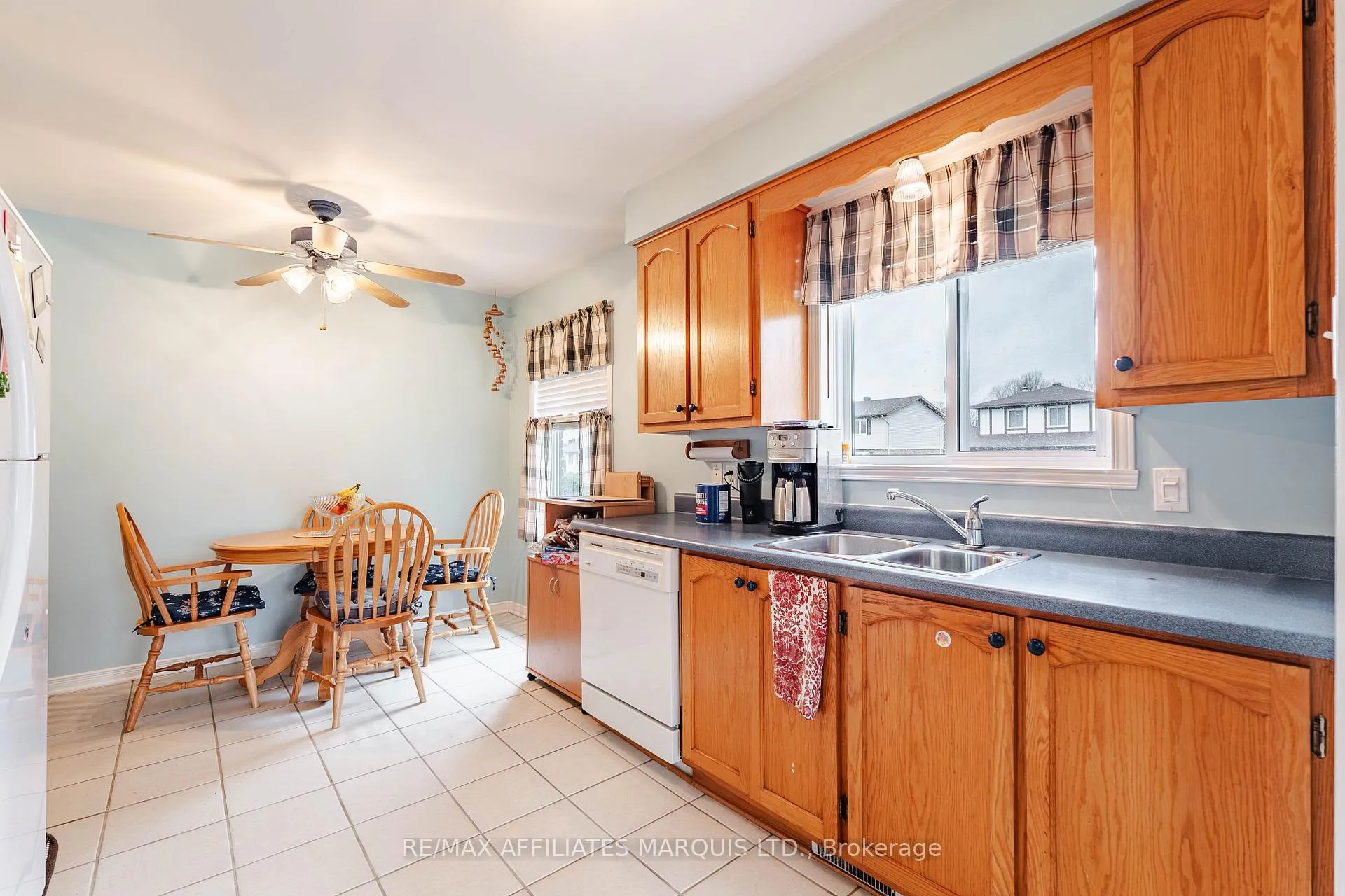 Photo 11 of 847 Glengarry Boulevard, Cornwall — HOMEH