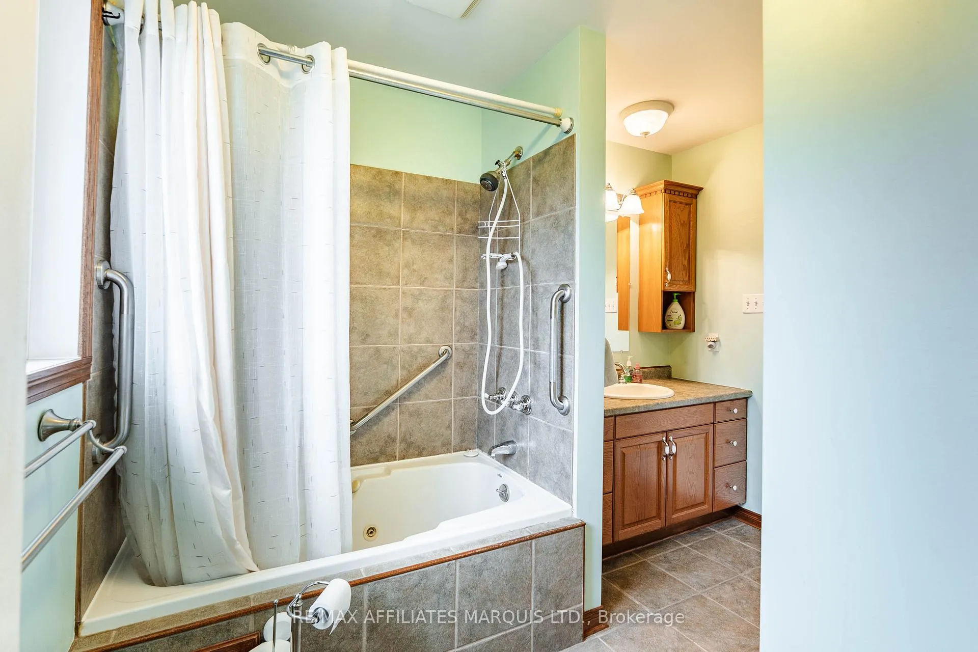 Photo 17 of 847 Glengarry Boulevard, Cornwall — HOMEH