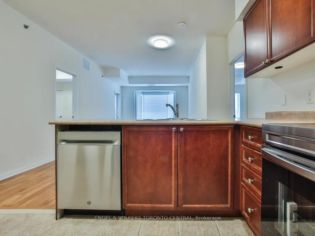 Photo 10 of Unit 113, 16 Westbury Road, Wasaga Beach — HOMEH