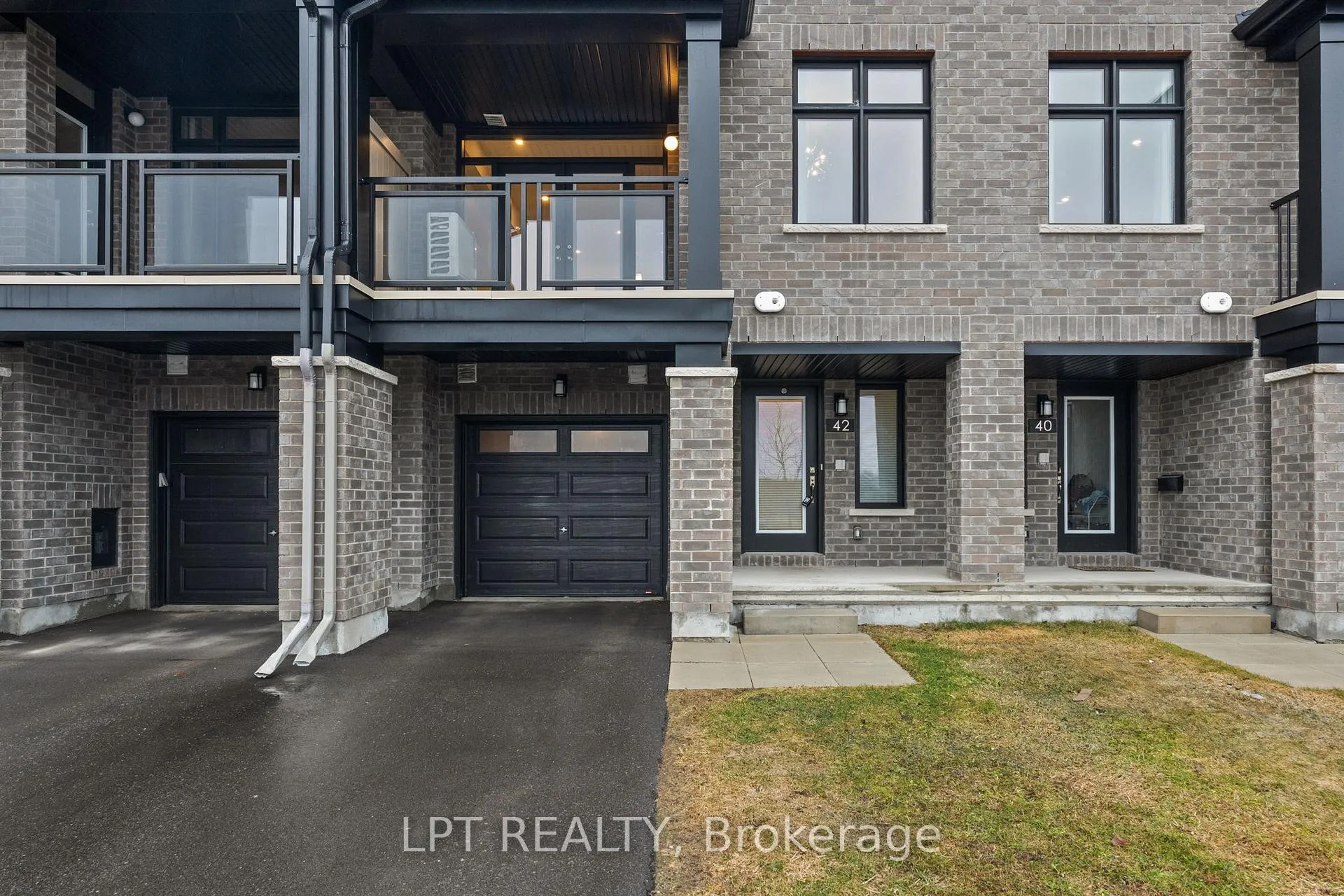 Photo 3 of 42 Verglas Lane, Ottawa, Mer Bleue/Bradley Estates/Anderson Park — HOMEH