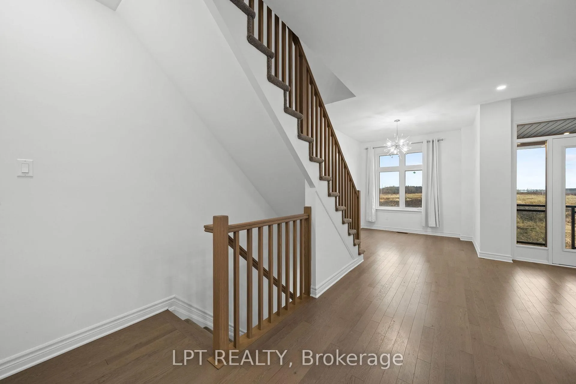 Photo 10 of 42 Verglas Lane, Ottawa, Mer Bleue/Bradley Estates/Anderson Park — HOMEH