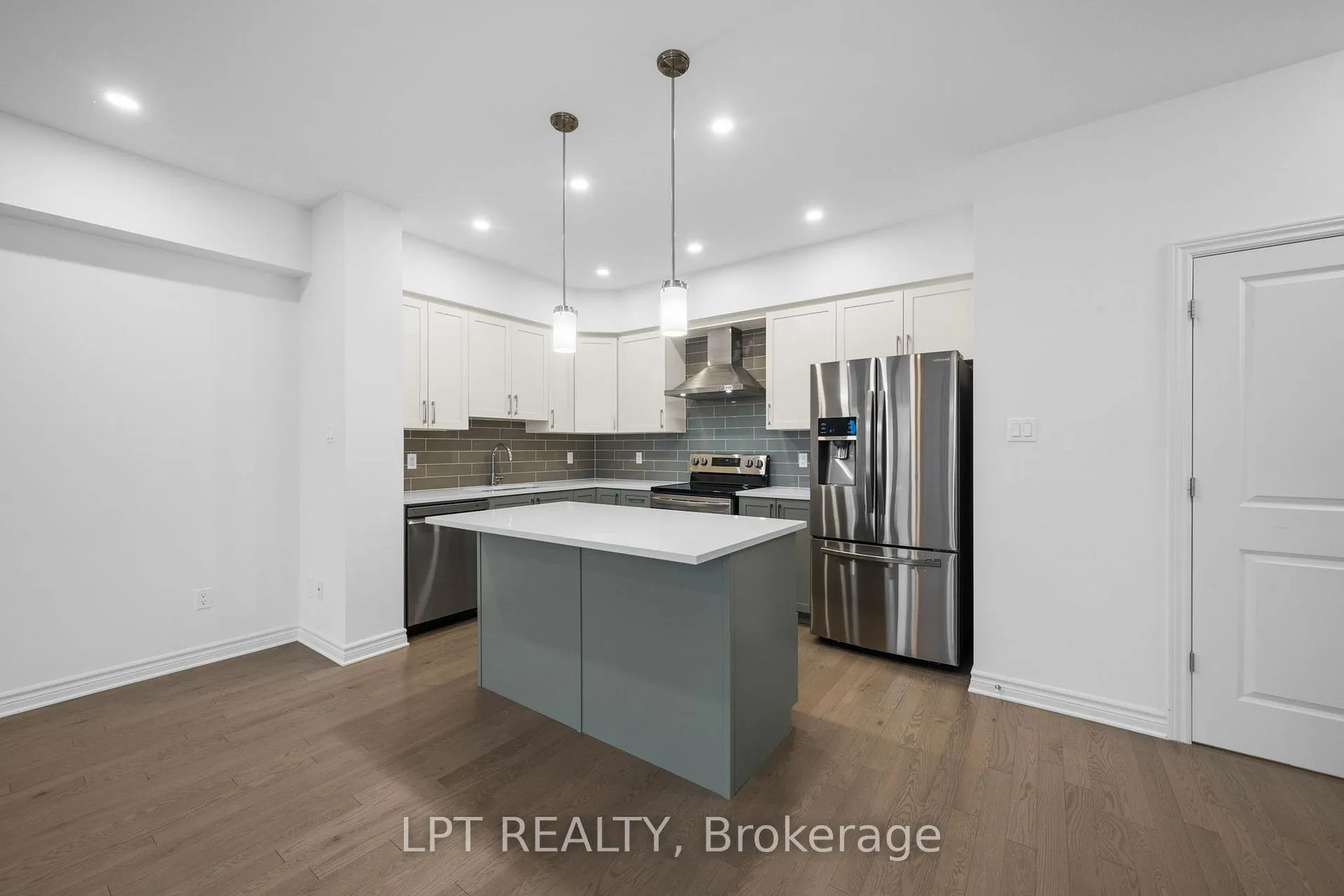 Photo 12 of 42 Verglas Lane, Ottawa, Mer Bleue/Bradley Estates/Anderson Park — HOMEH