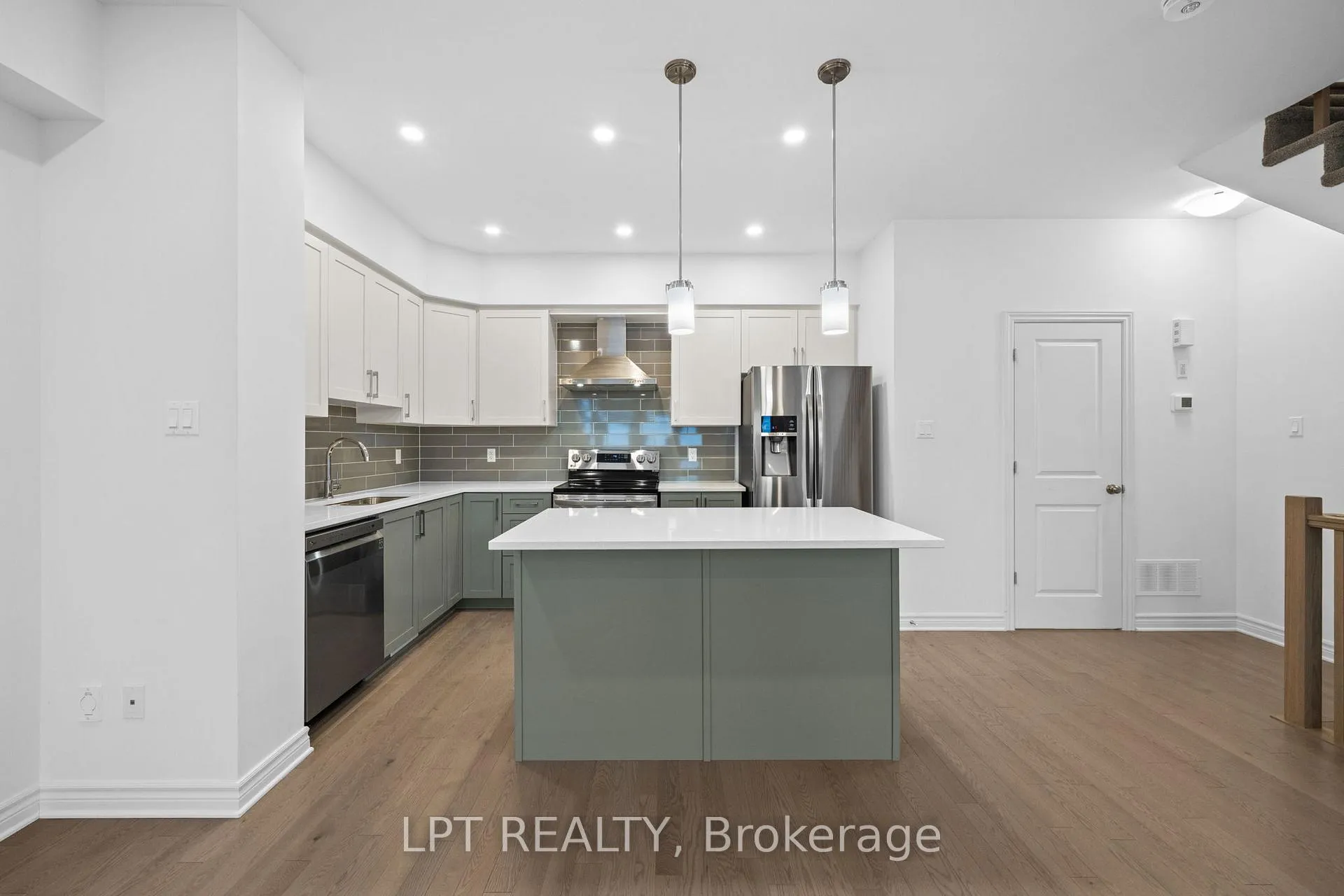 Photo 13 of 42 Verglas Lane, Ottawa, Mer Bleue/Bradley Estates/Anderson Park — HOMEH