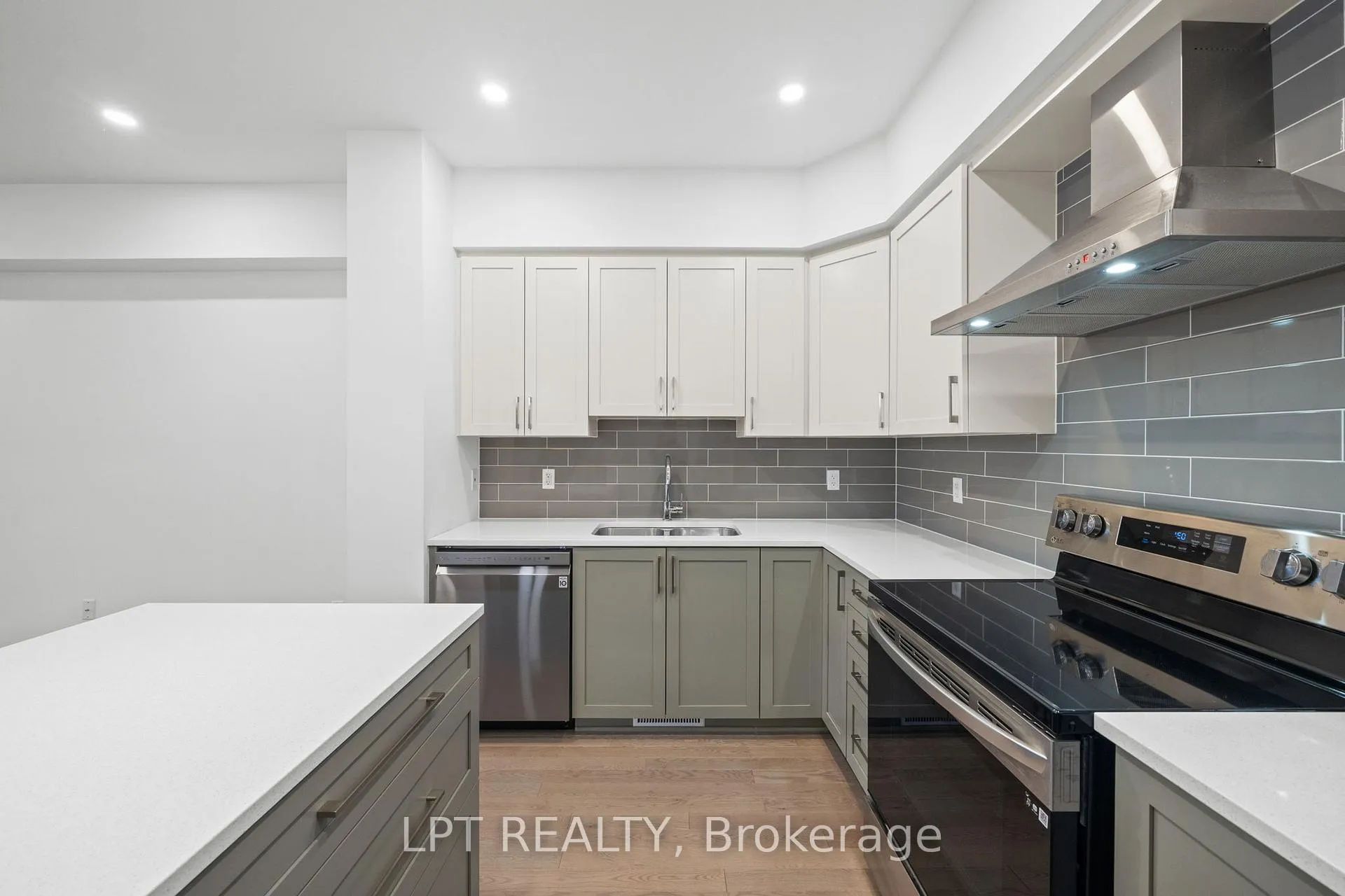 Photo 15 of 42 Verglas Lane, Ottawa, Mer Bleue/Bradley Estates/Anderson Park — HOMEH