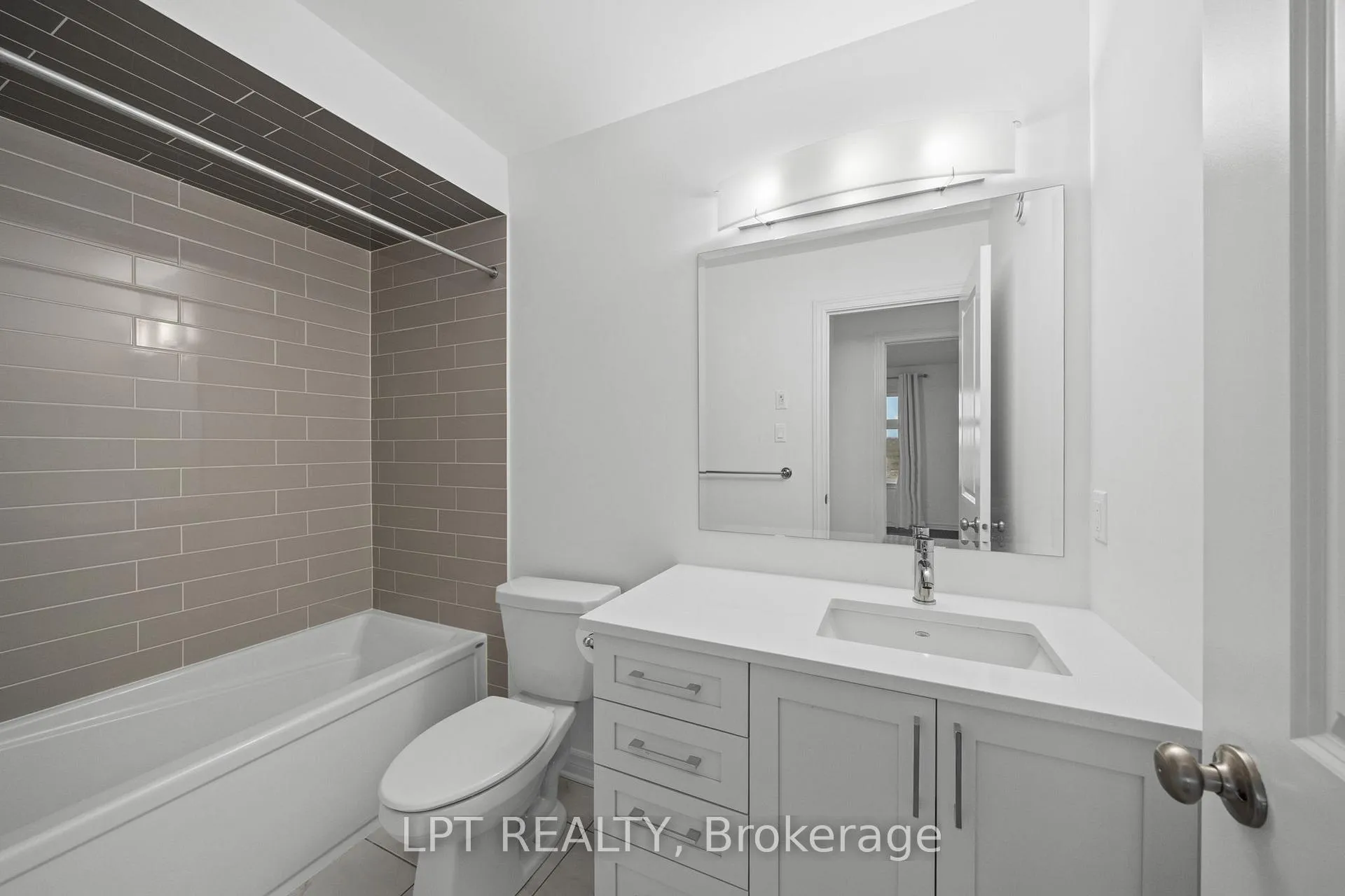 Photo 30 of 42 Verglas Lane, Ottawa, Mer Bleue/Bradley Estates/Anderson Park — HOMEH