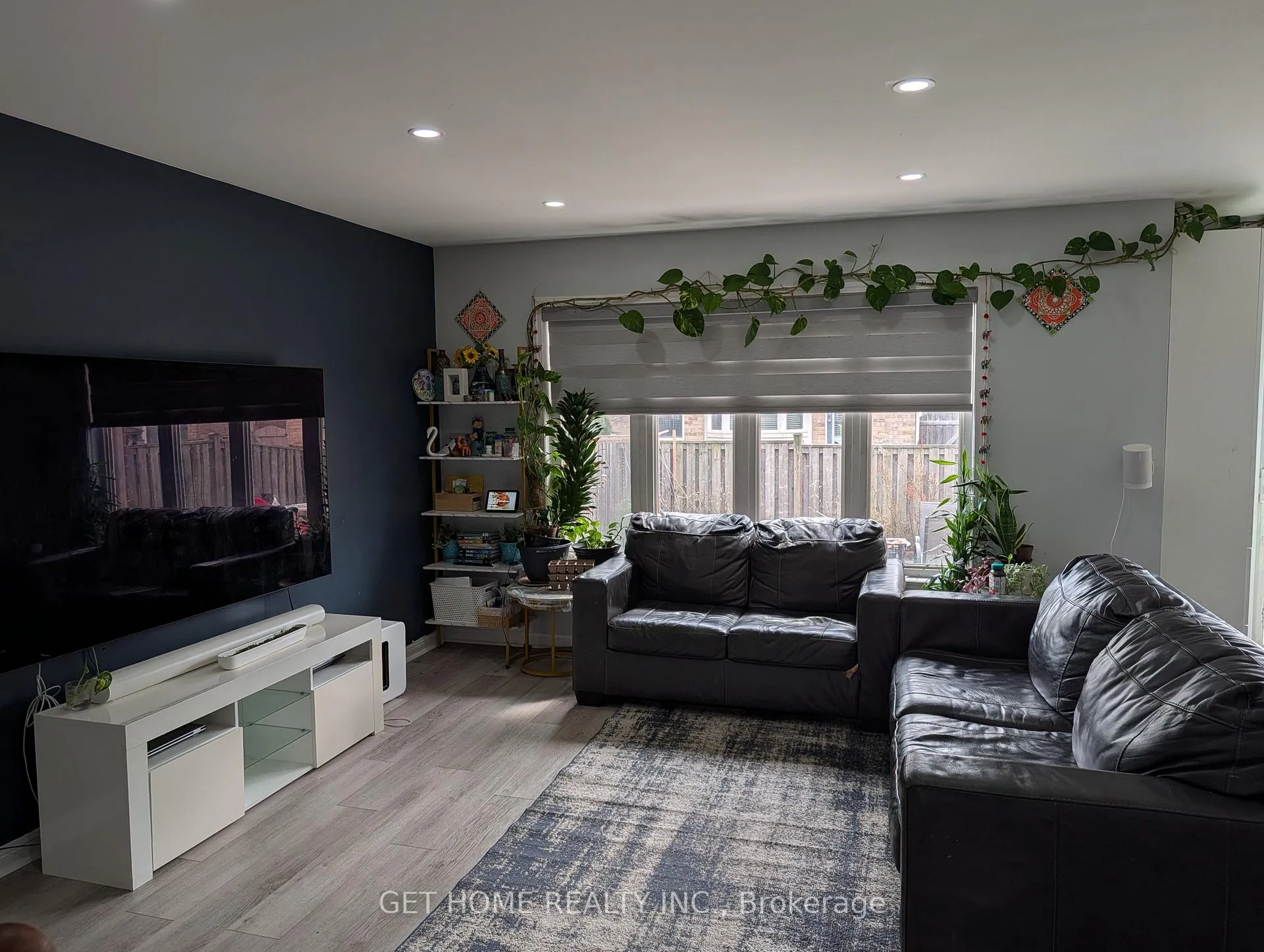 Photo 3 of 244 Whetham Heights, Milton, Harrison — HOMEH