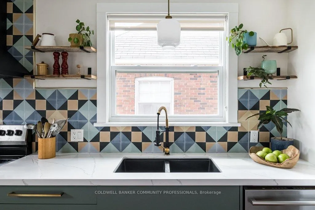 Photo 2 of 48 Longwood Road S, Hamilton, Westdale — HOMEH