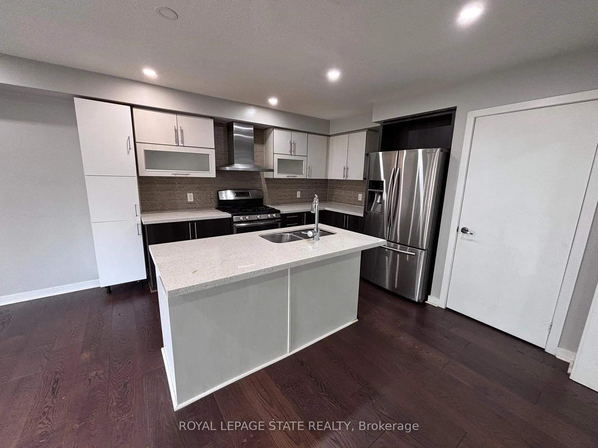 Photo 5 of 88 West Glen Avenue, Hamilton, Stoney Creek Mountain — HOMEH